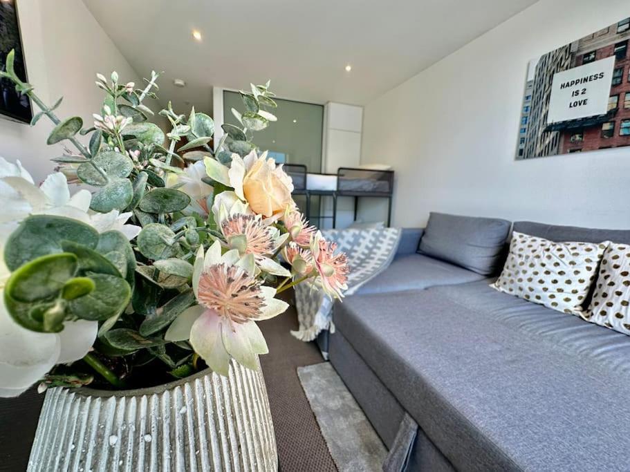 Modern 1BR West Melbourne Gateway