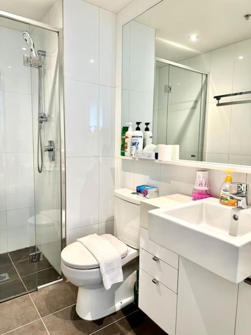 Modern 1BR West Melbourne Gateway