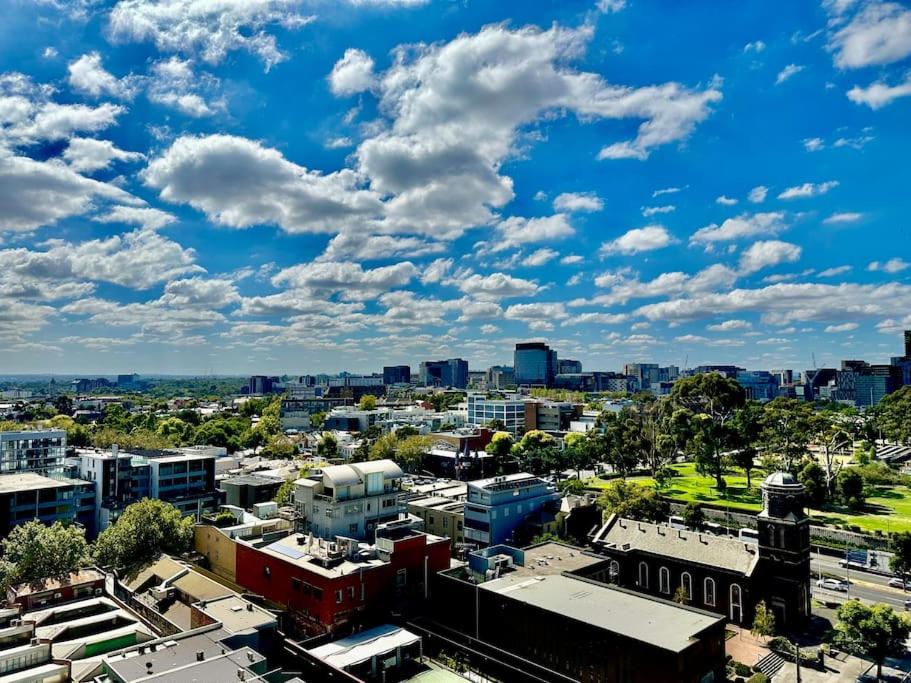 Modern 1BR West Melbourne Gateway