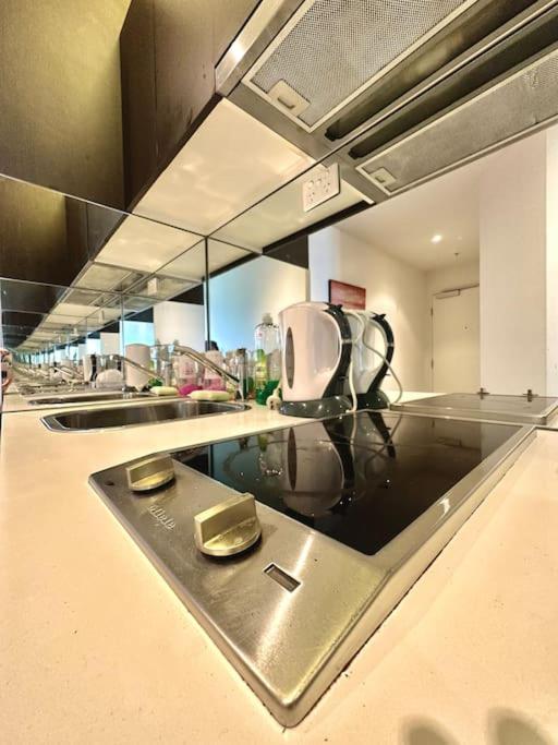 Modern 1BR West Melbourne Gateway