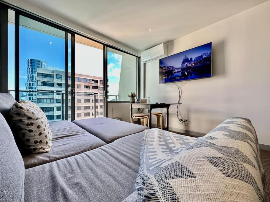 Modern 1BR West Melbourne Gateway