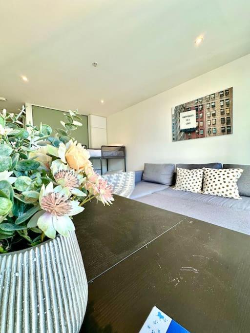 Modern 1BR West Melbourne Gateway