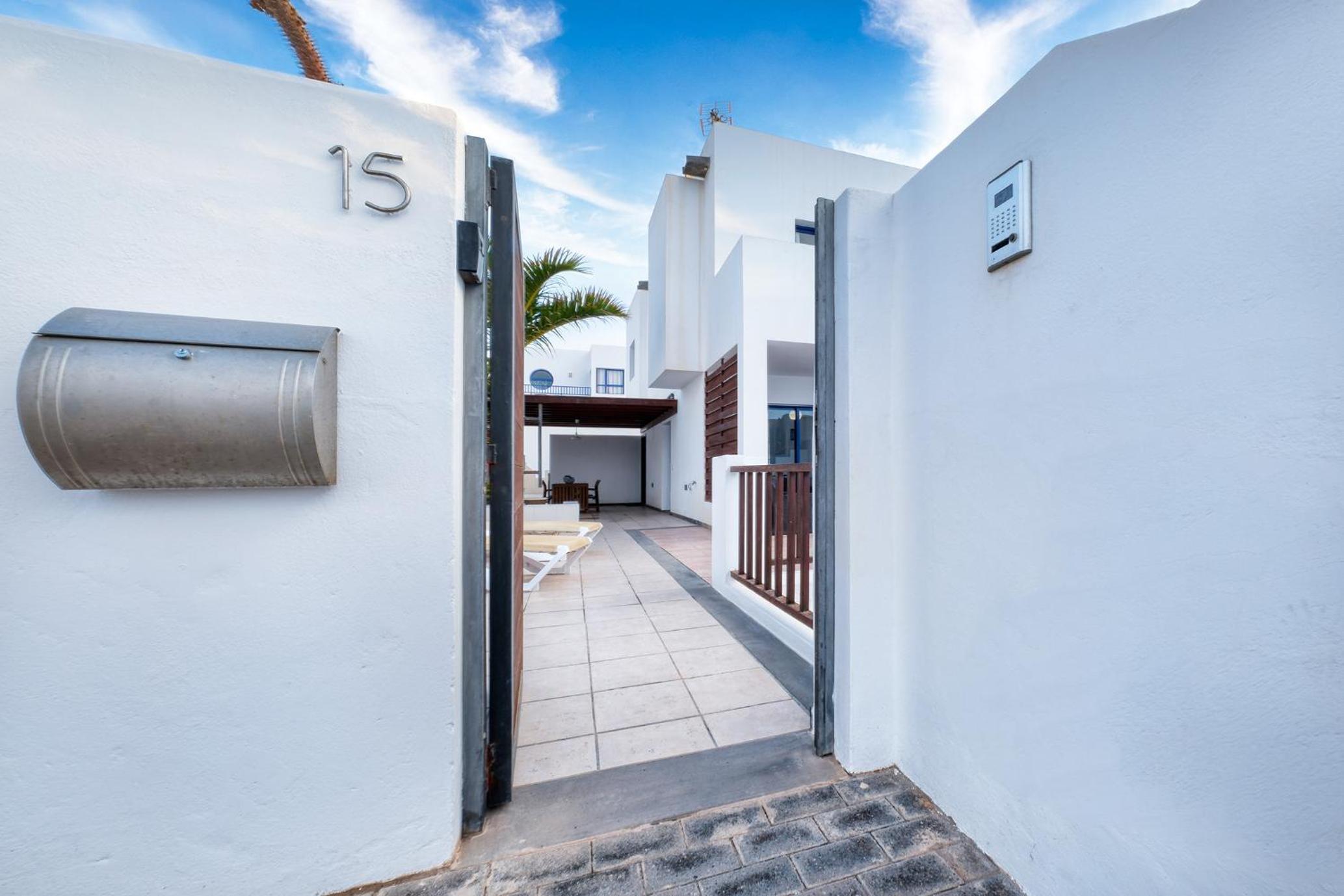 Playa Blanca Sunset - Private pool and BBQ By Lanzarote Vacation Homes