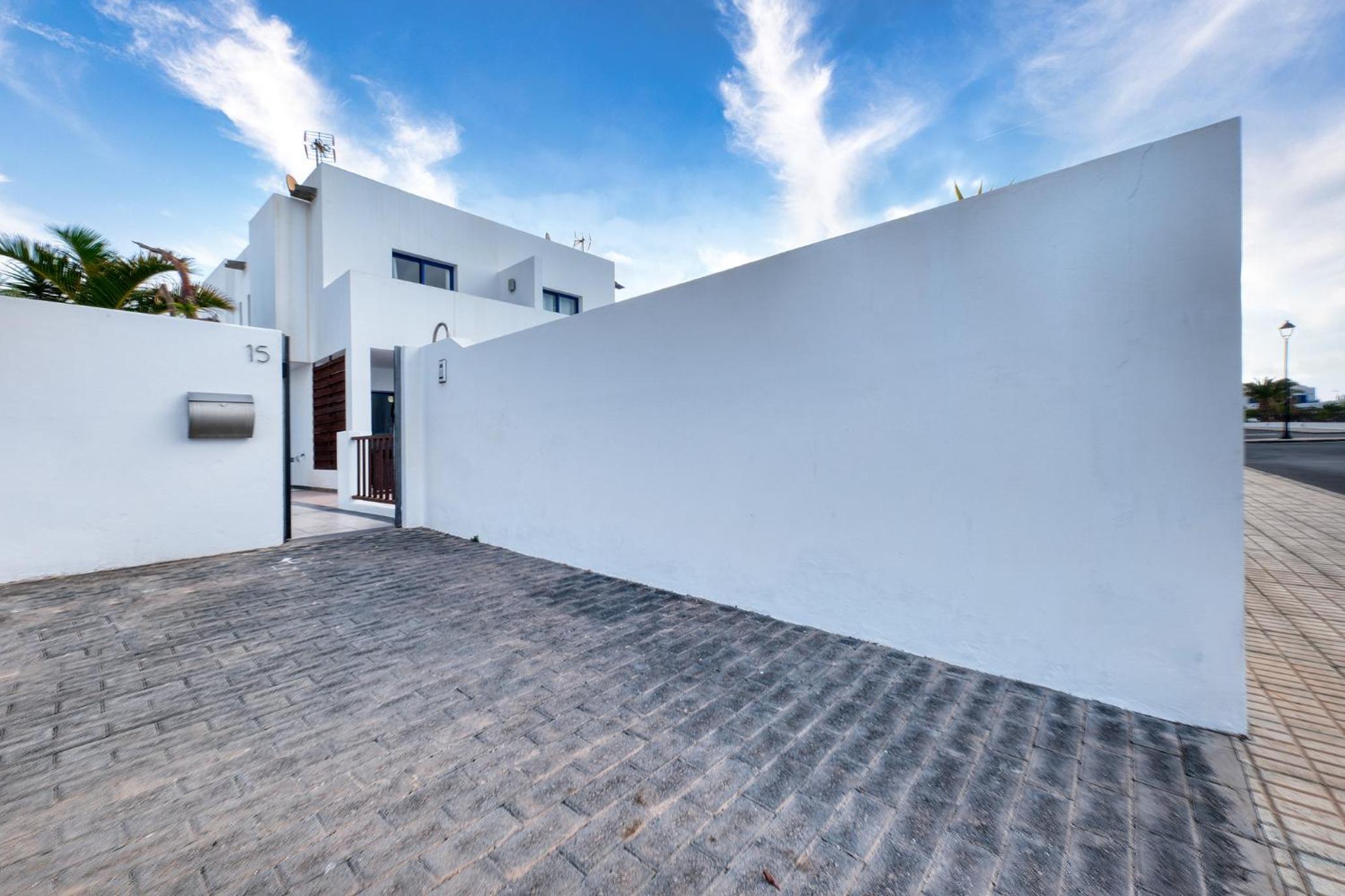 Playa Blanca Sunset - Private pool and BBQ By Lanzarote Vacation Homes