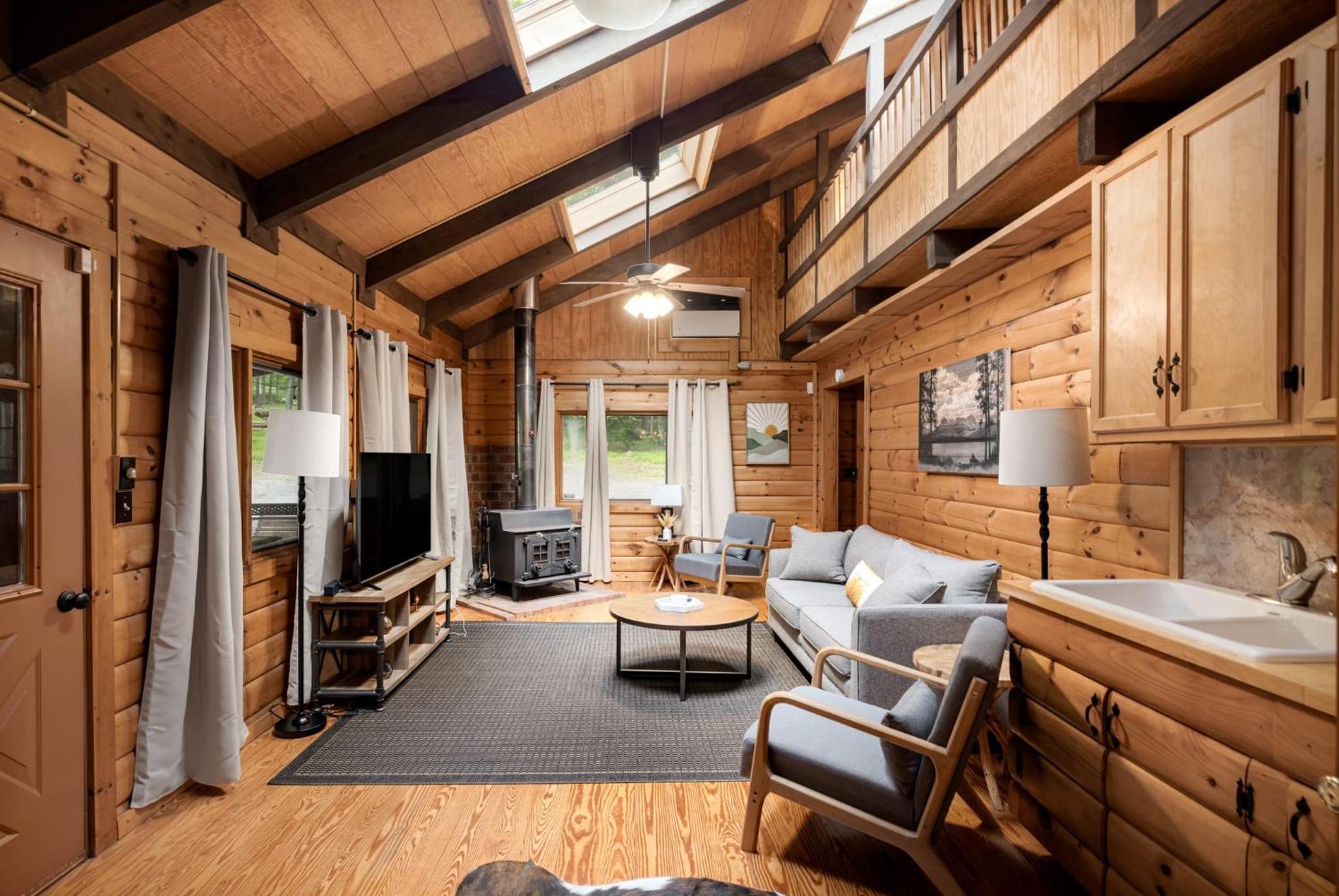 Hot Tub, Firepit, Grill, Wifi near Golf & Hiking view 5