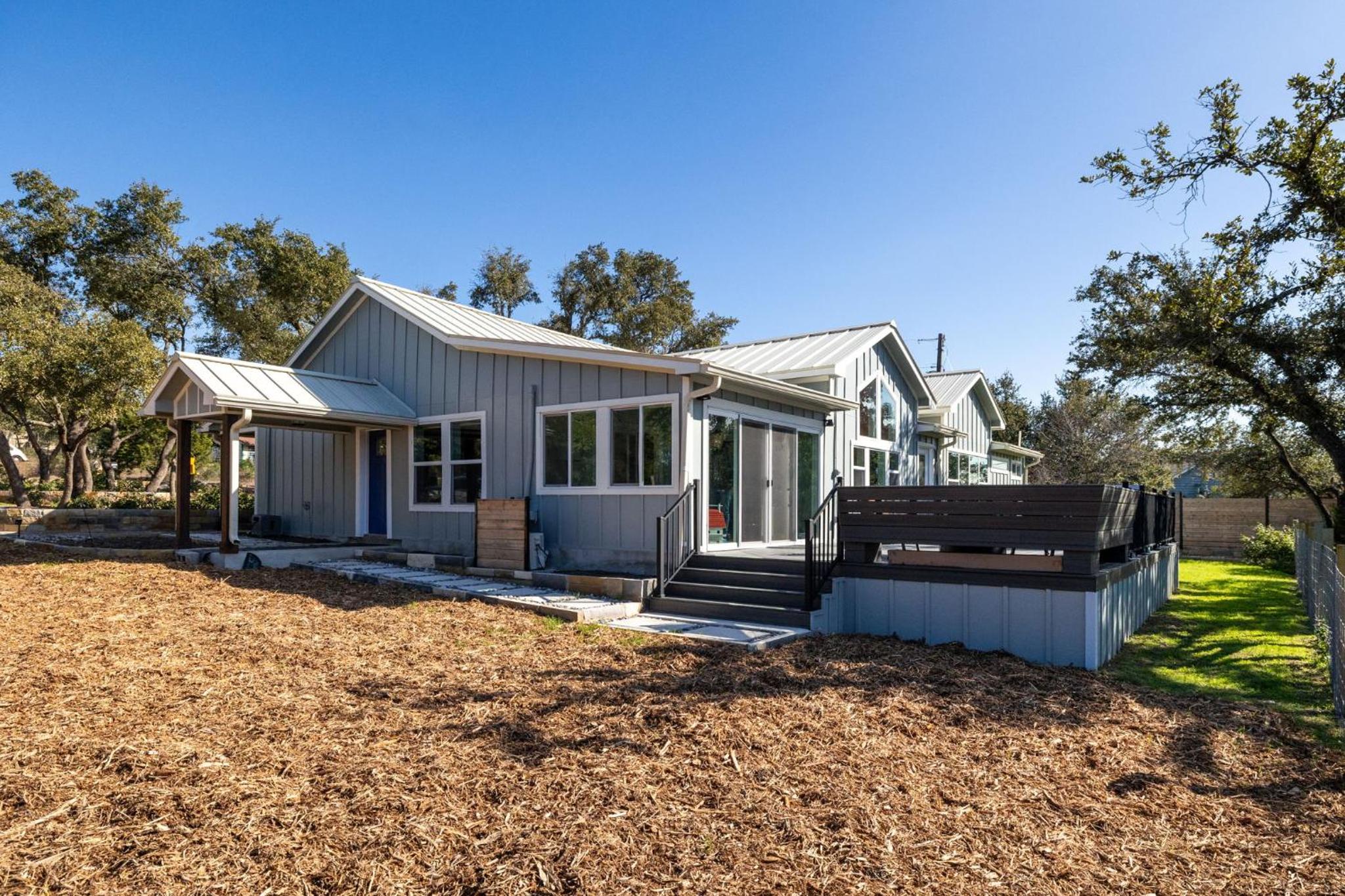 Casa Mariposa Newly Renovated Firepit*Fireplace*Great Deck*Pets Welcome!