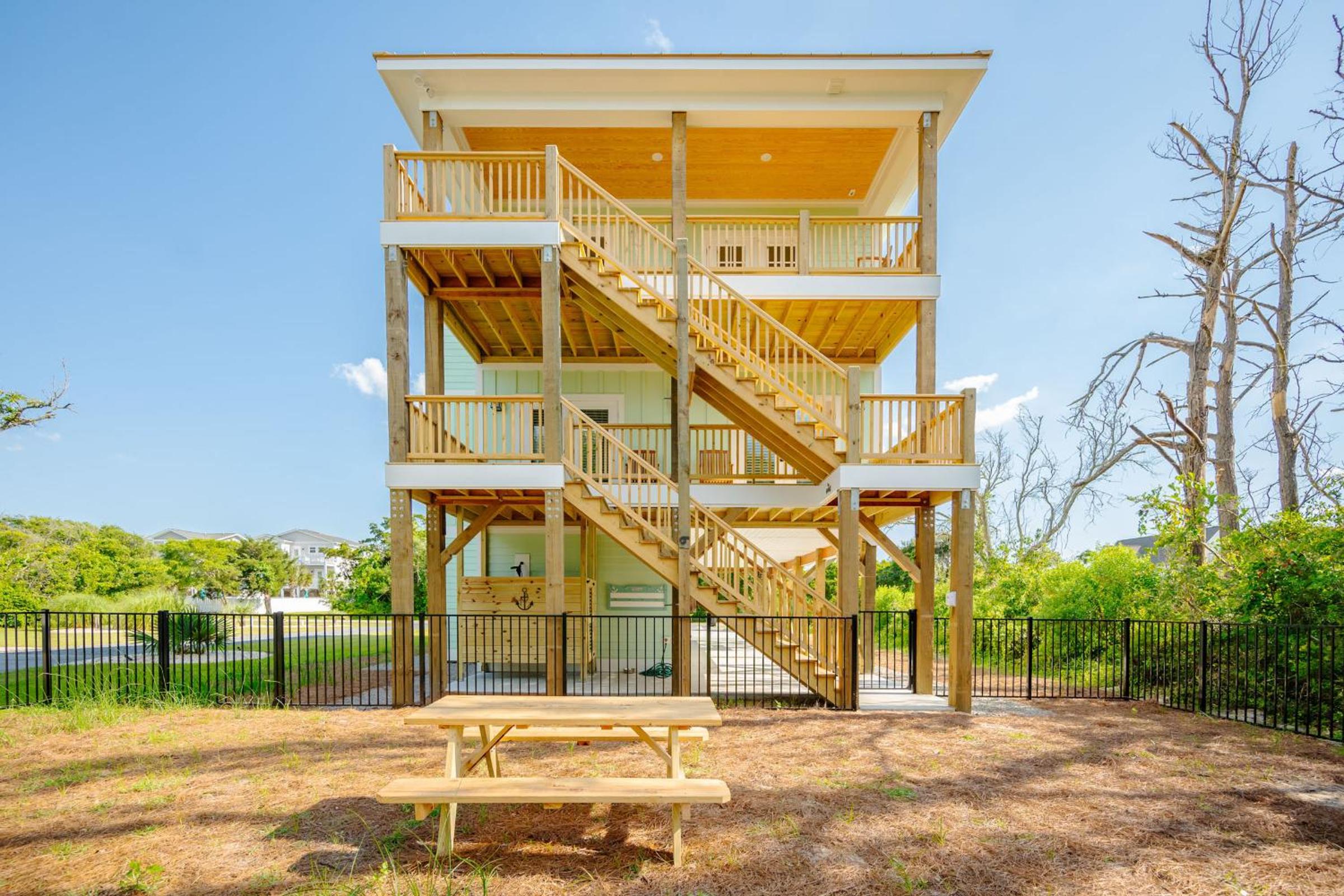 All Sands On Deck by Oak Island Accommodations view 2
