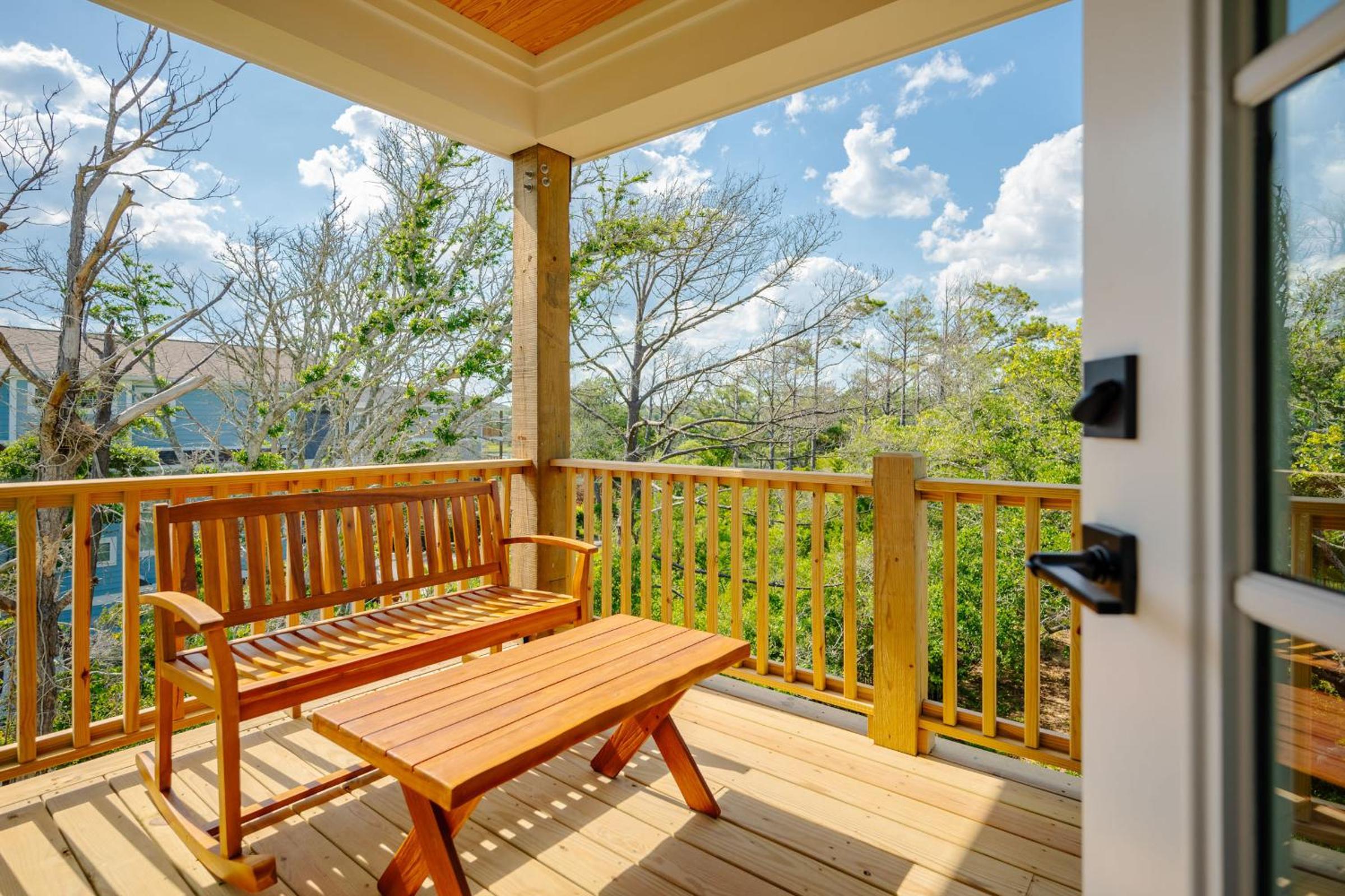 All Sands On Deck by Oak Island Accommodations view 5