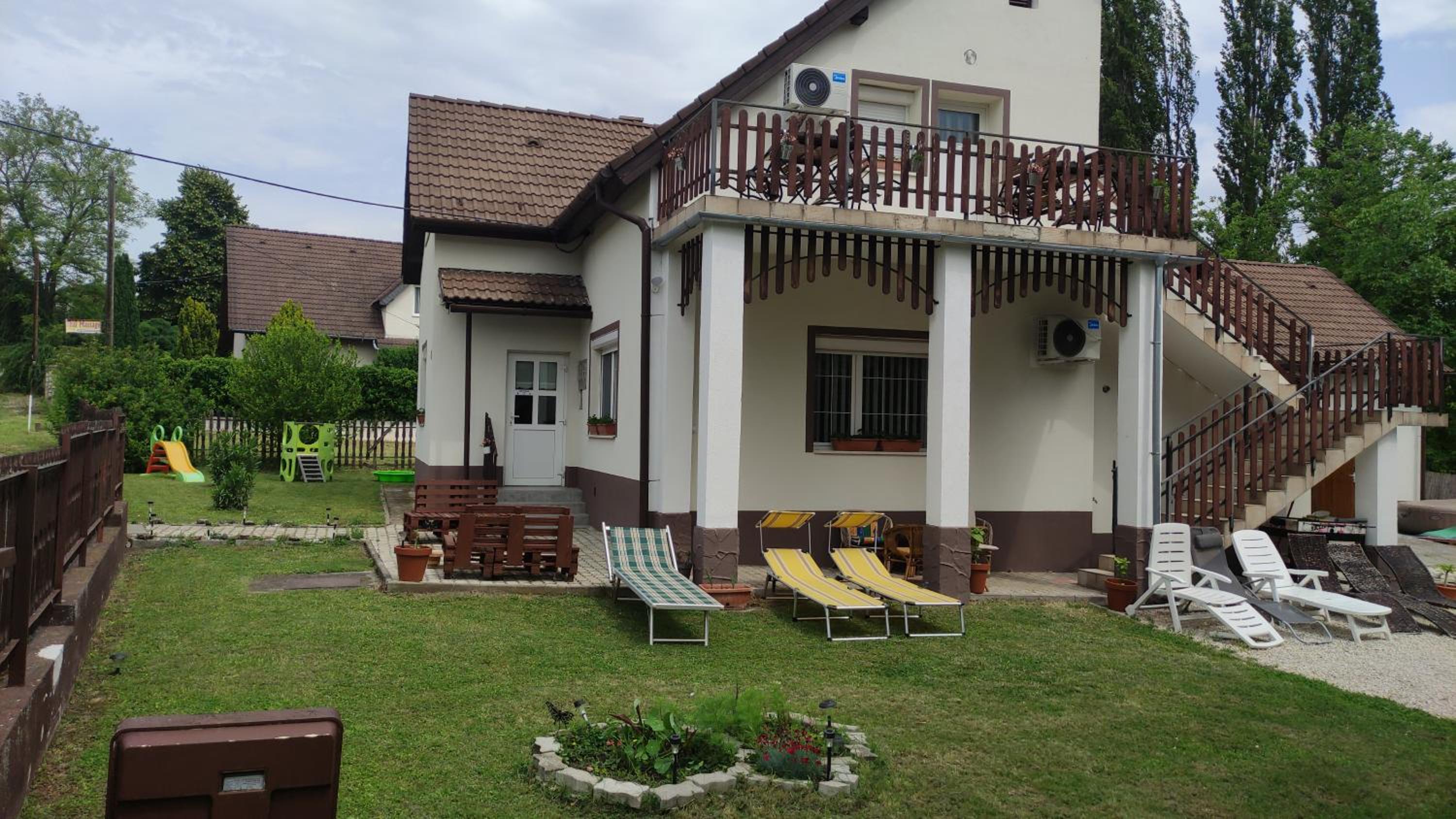 Gyöngyike Apartmanház Vonyarcvashegy