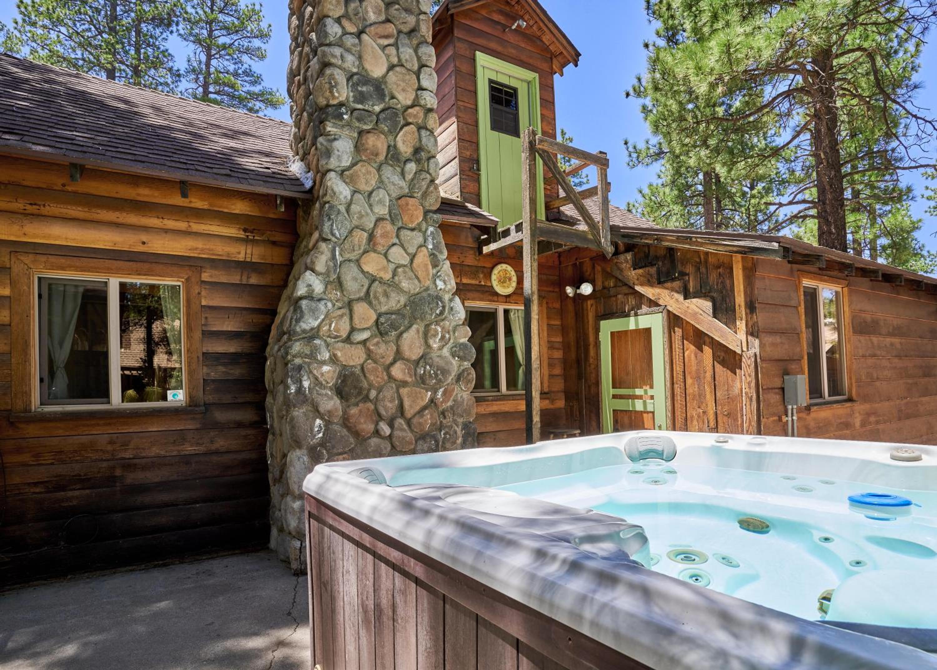 Charming Big Bear Cabin view 2