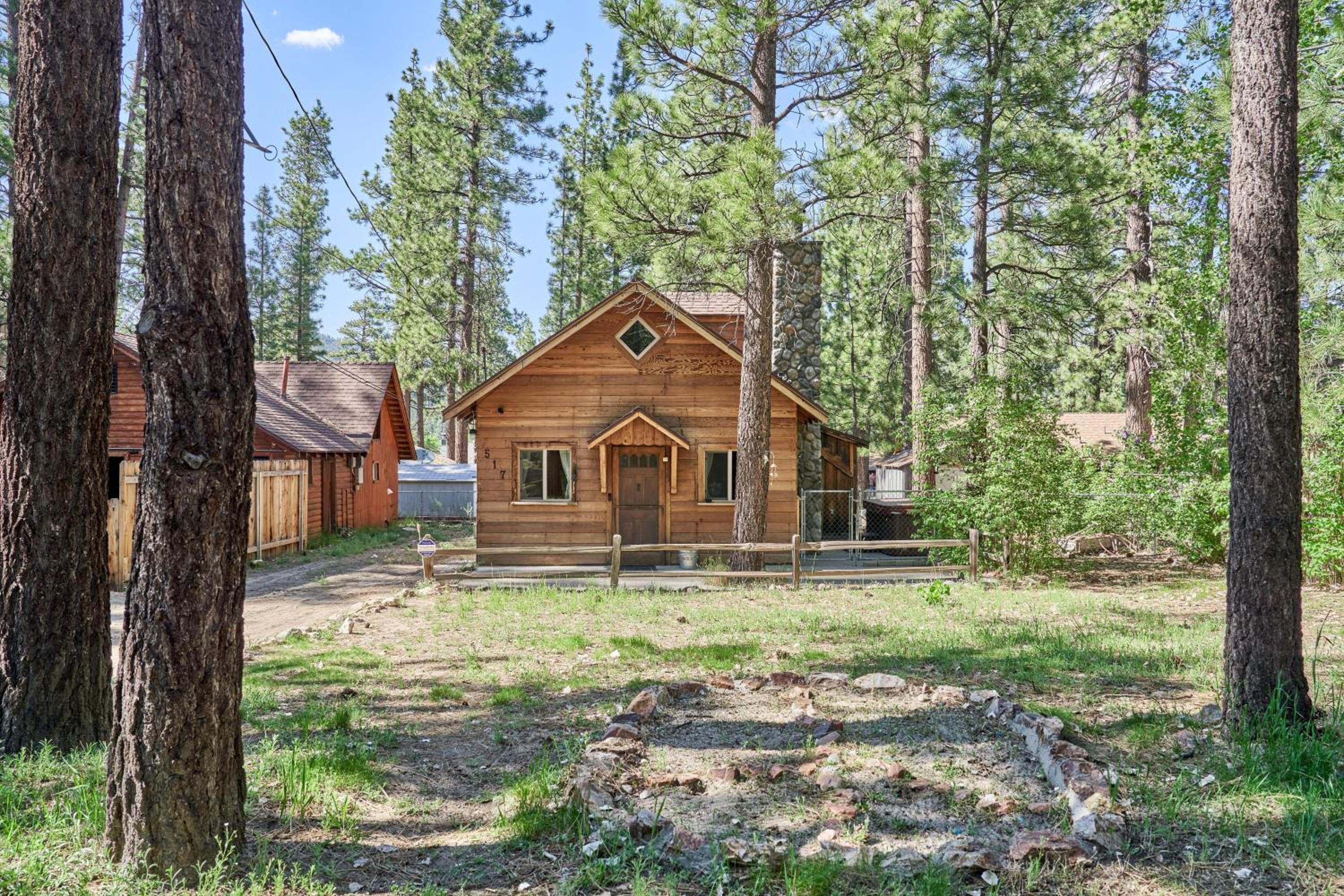 Charming Big Bear Cabin view 3