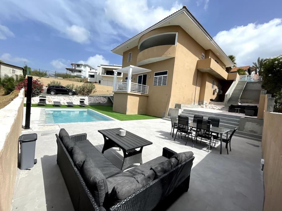 NEW!!! Villa Valdi View near Jan Thiel