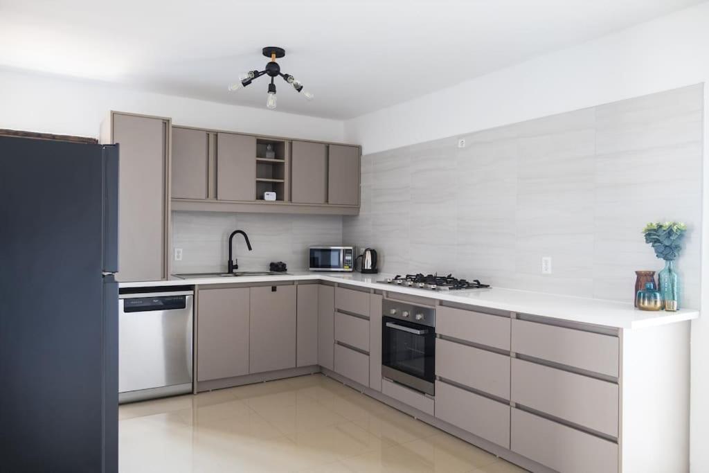 NEW!!! Villa Valdi View near Jan Thiel