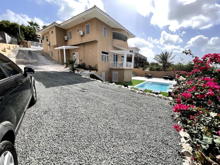 NEW!!! Villa Valdi View near Jan Thiel