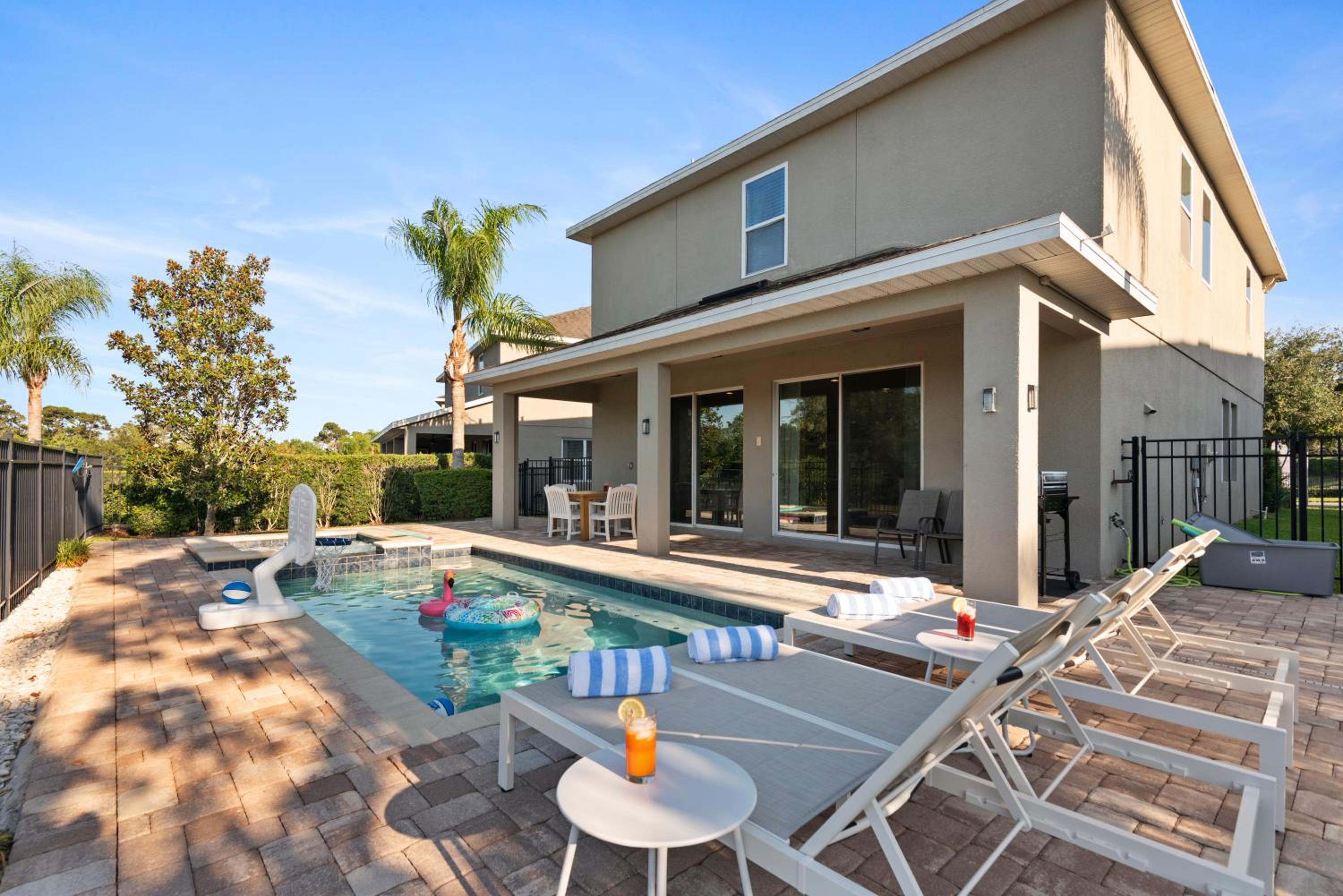 Luxury 5BR Villa, Pool Spa, 15min Disney