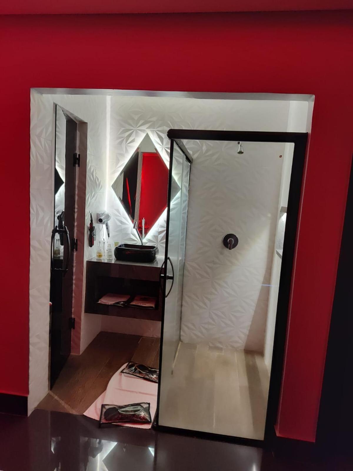 Eros Motel