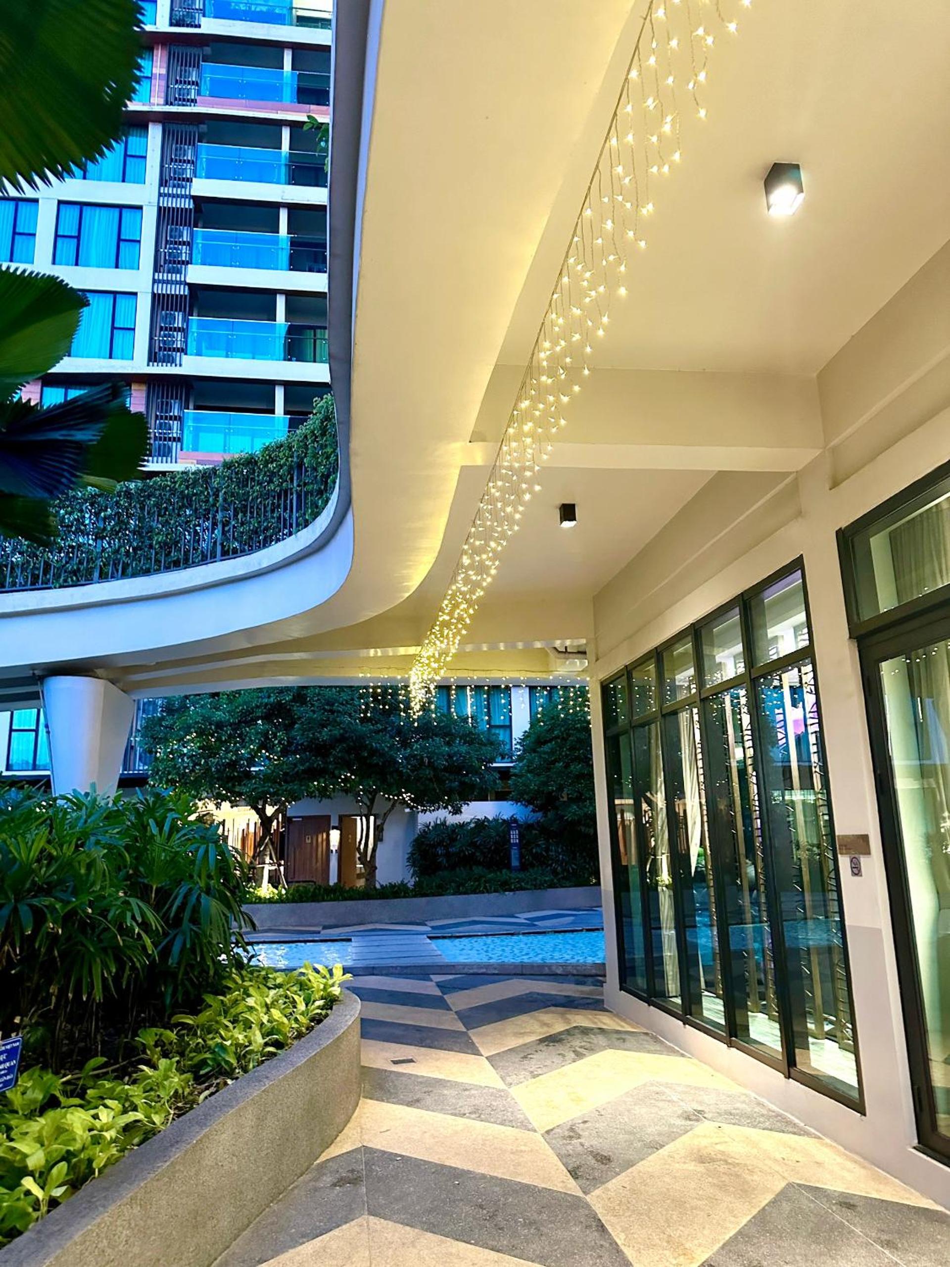 Feliz Luxurry Duplex Apartment Saigon