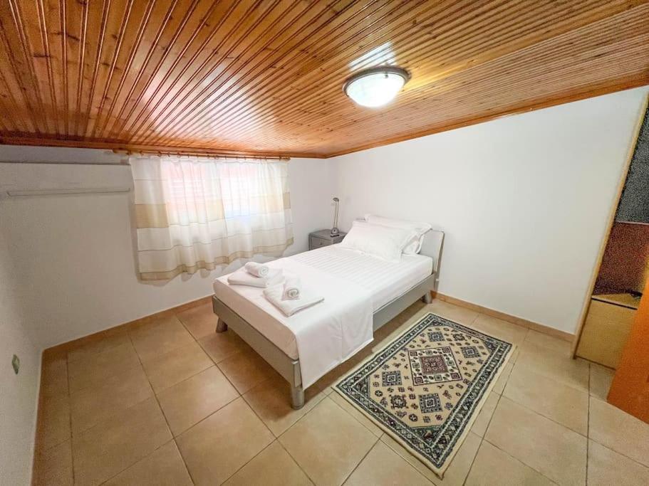 Vila Tirana 98