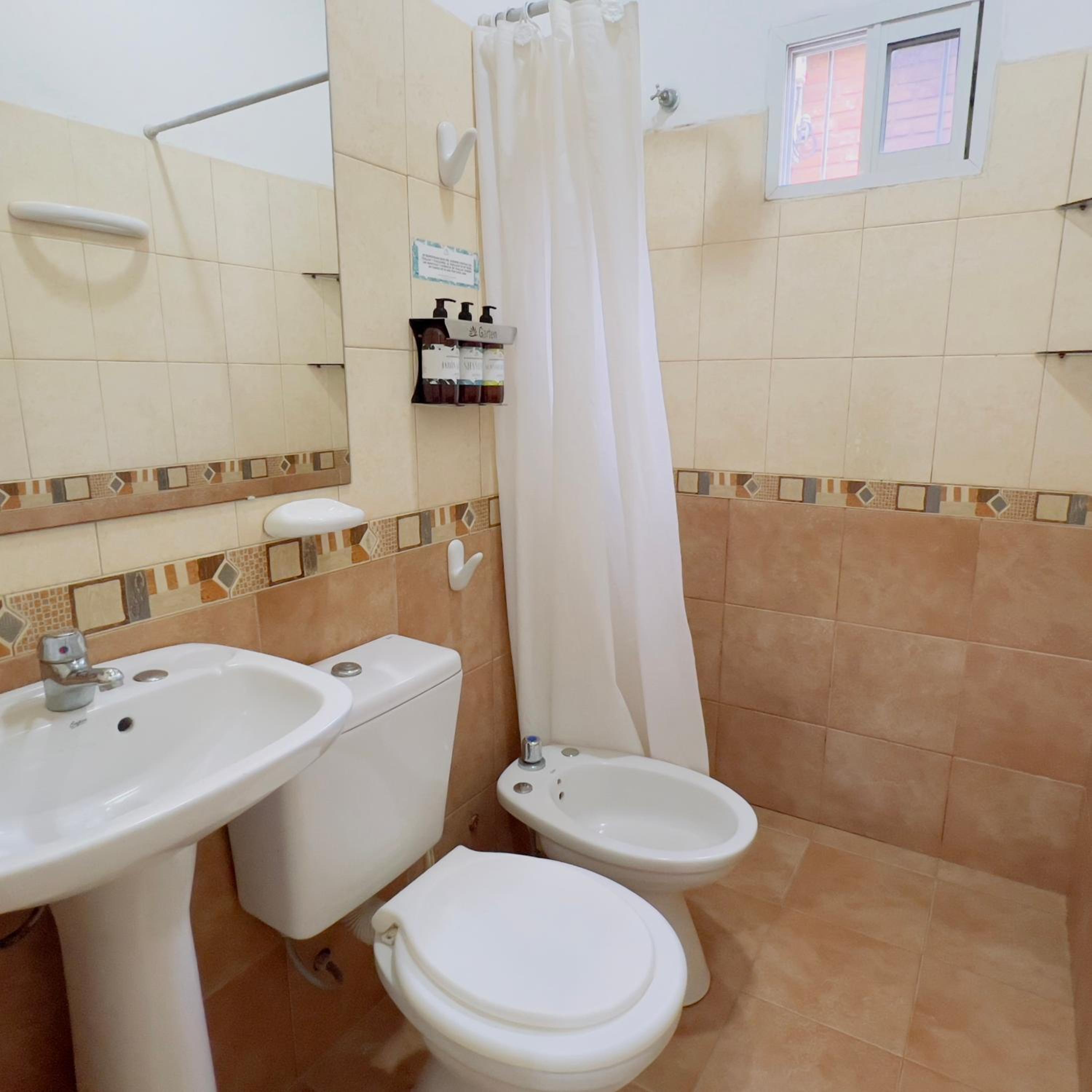 G2 Casa en Villa Ángela 2 dormitorios con Garage Independiente