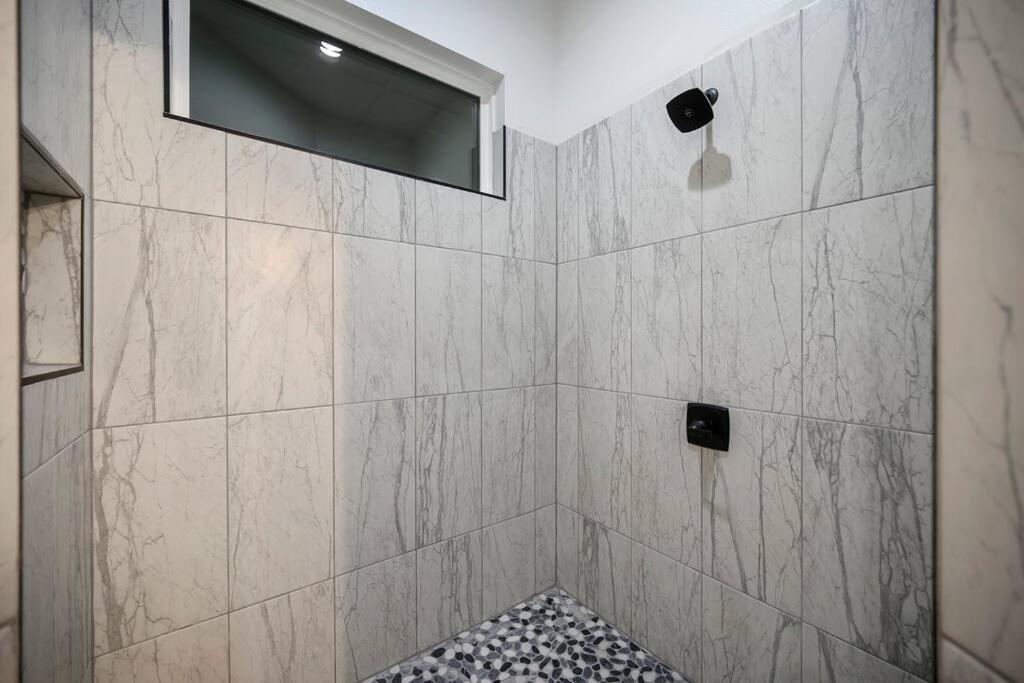 Cozy, 2 King Suites, Game Deck, Hot Tub, Firepit, Save In Taxes