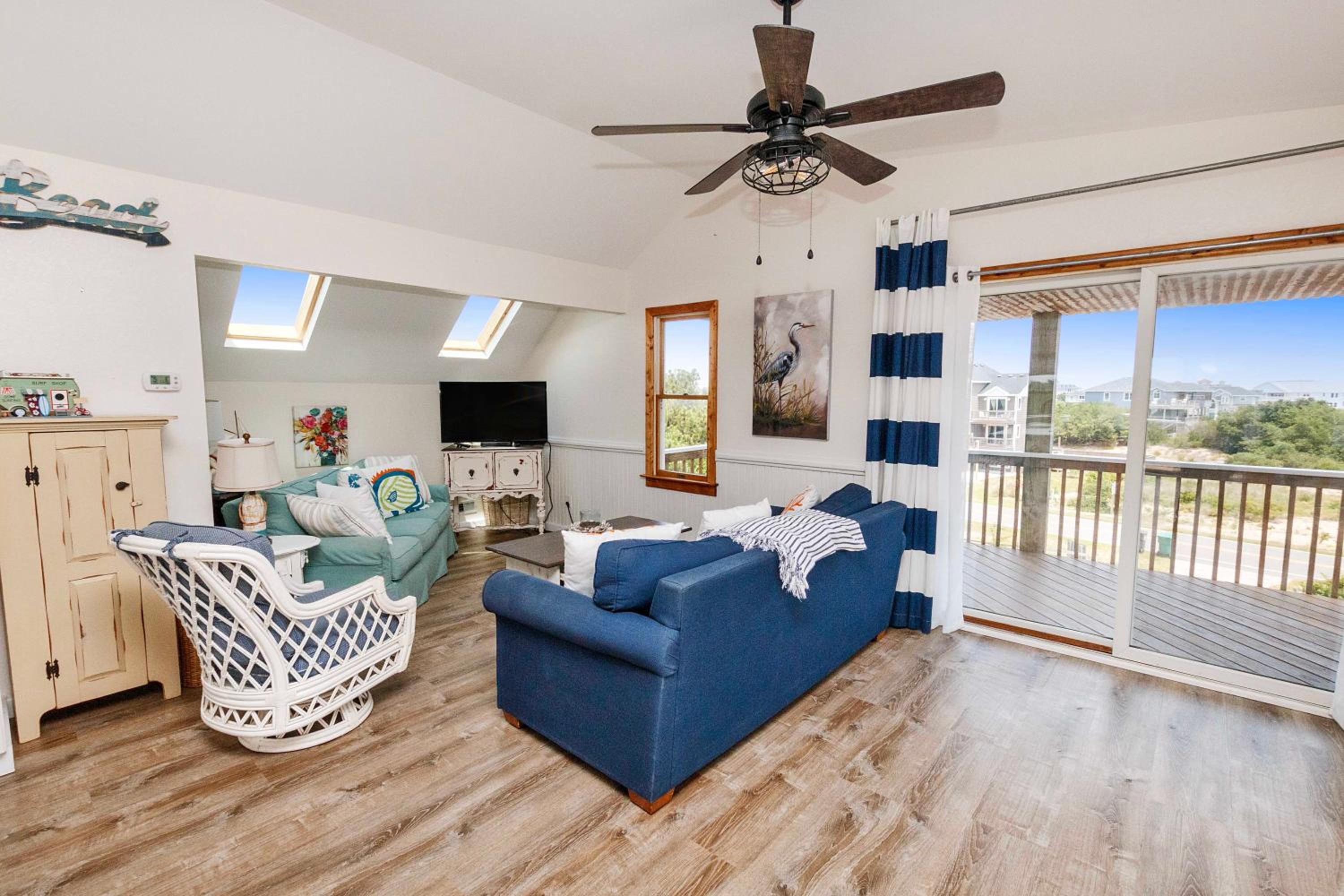 Oceanside, close to beach & shopping! WC904, What's Up Beaches