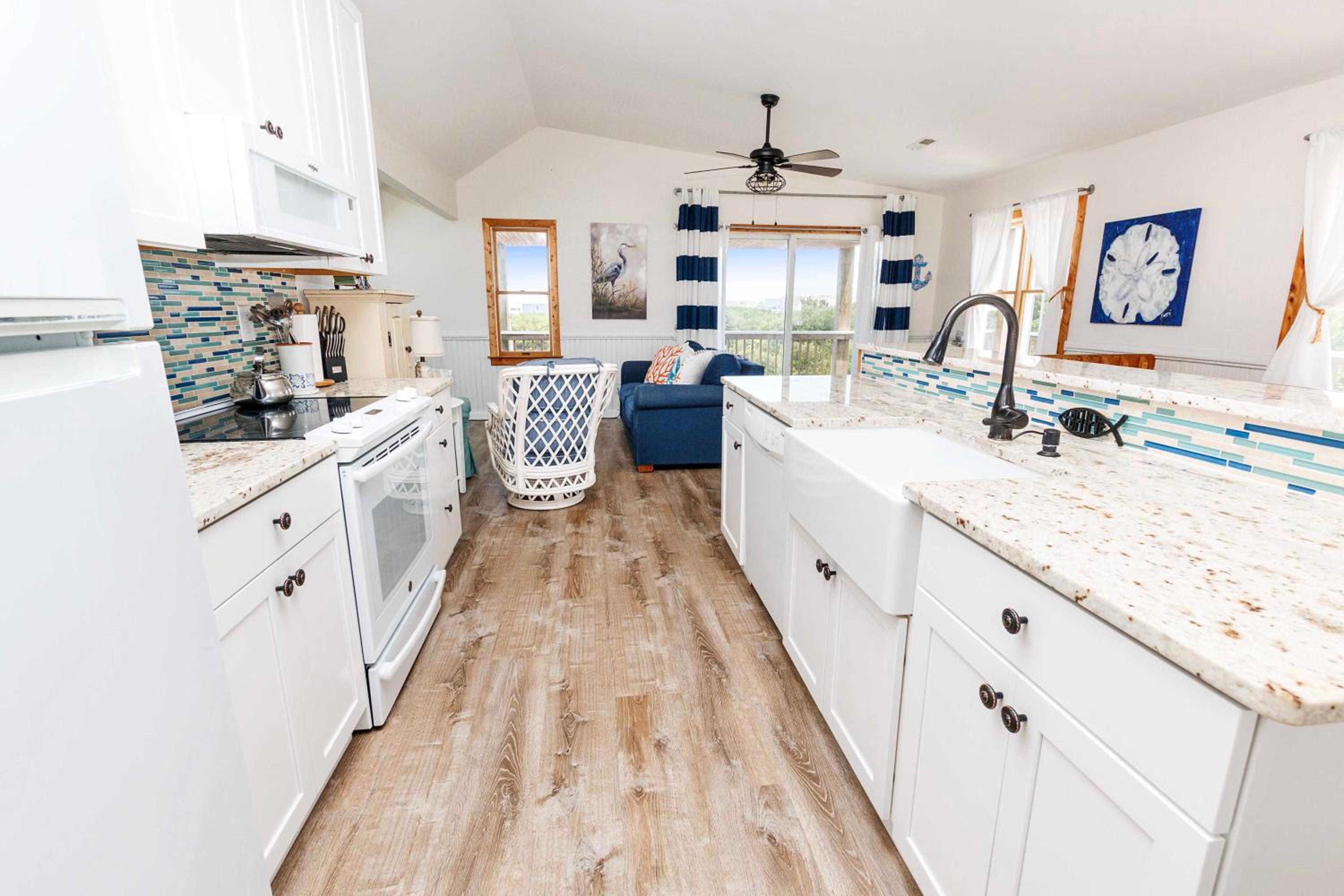 Oceanside, close to beach & shopping! WC904, What's Up Beaches