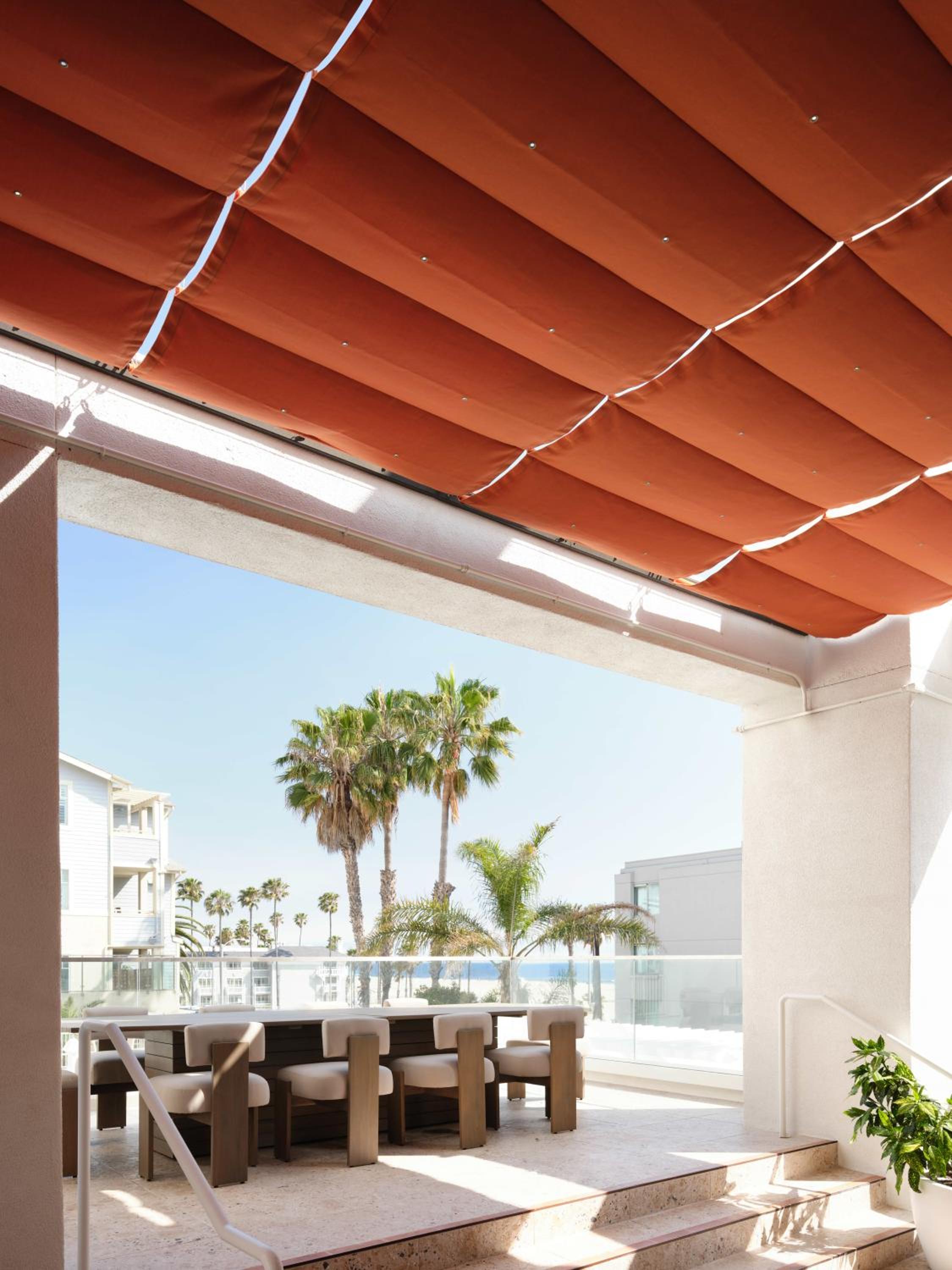 Sandbourne Santa Monica, Autograph Collection