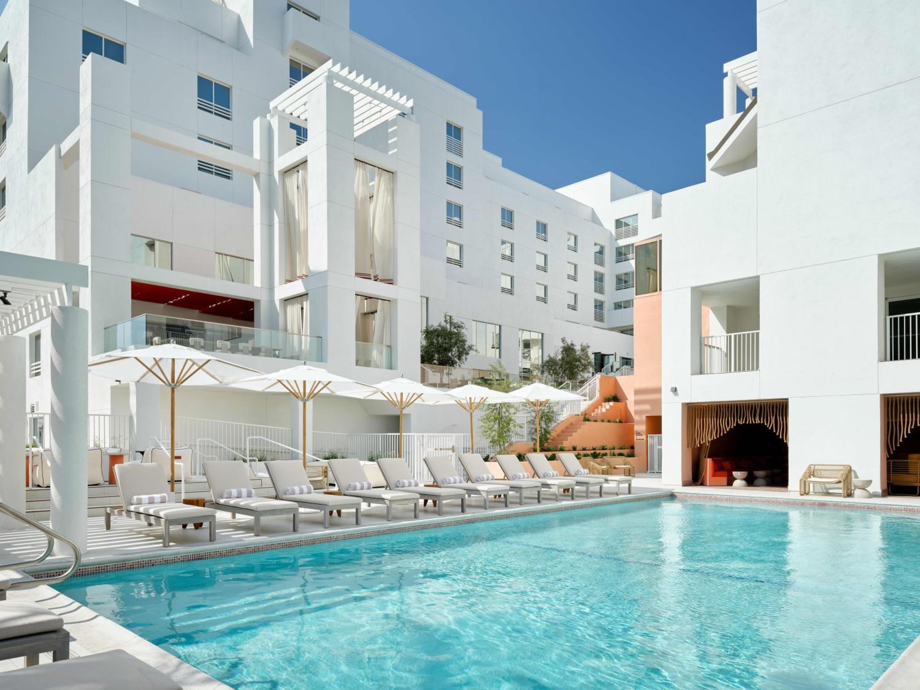 Sandbourne Santa Monica, Autograph Collection