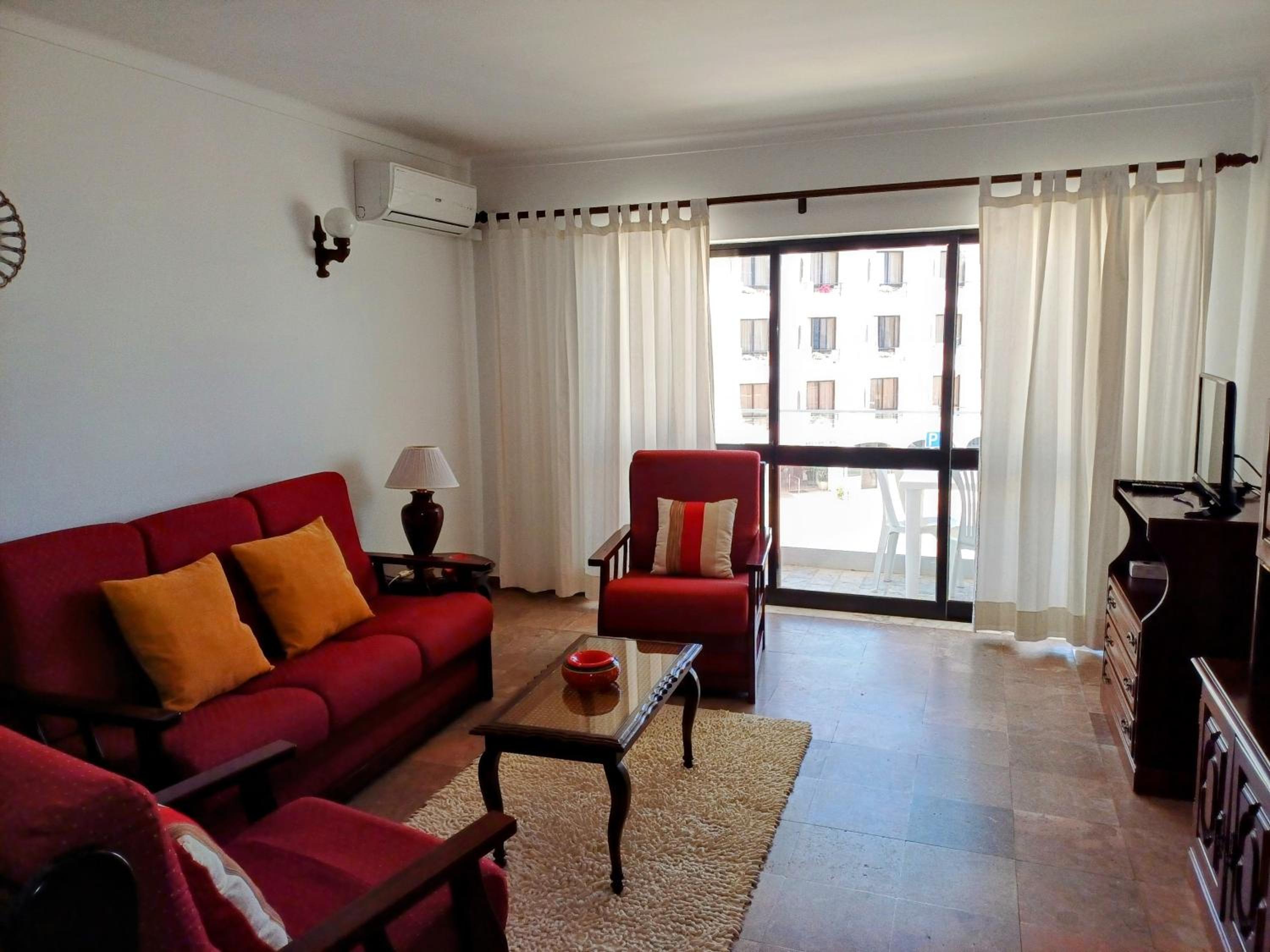 Apartamentos Salema Praia Club