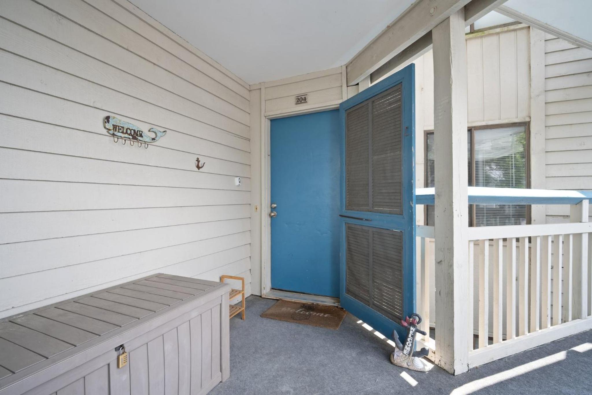 Newly Listed - Harbor Island Beach Villa view 3