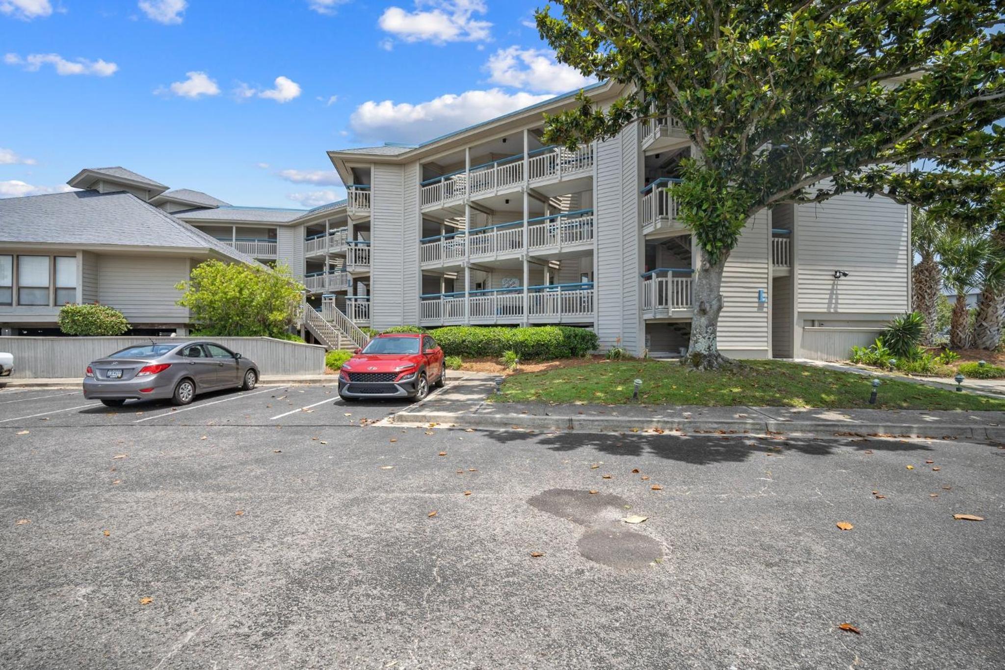 Newly Listed - Harbor Island Beach Villa view 4