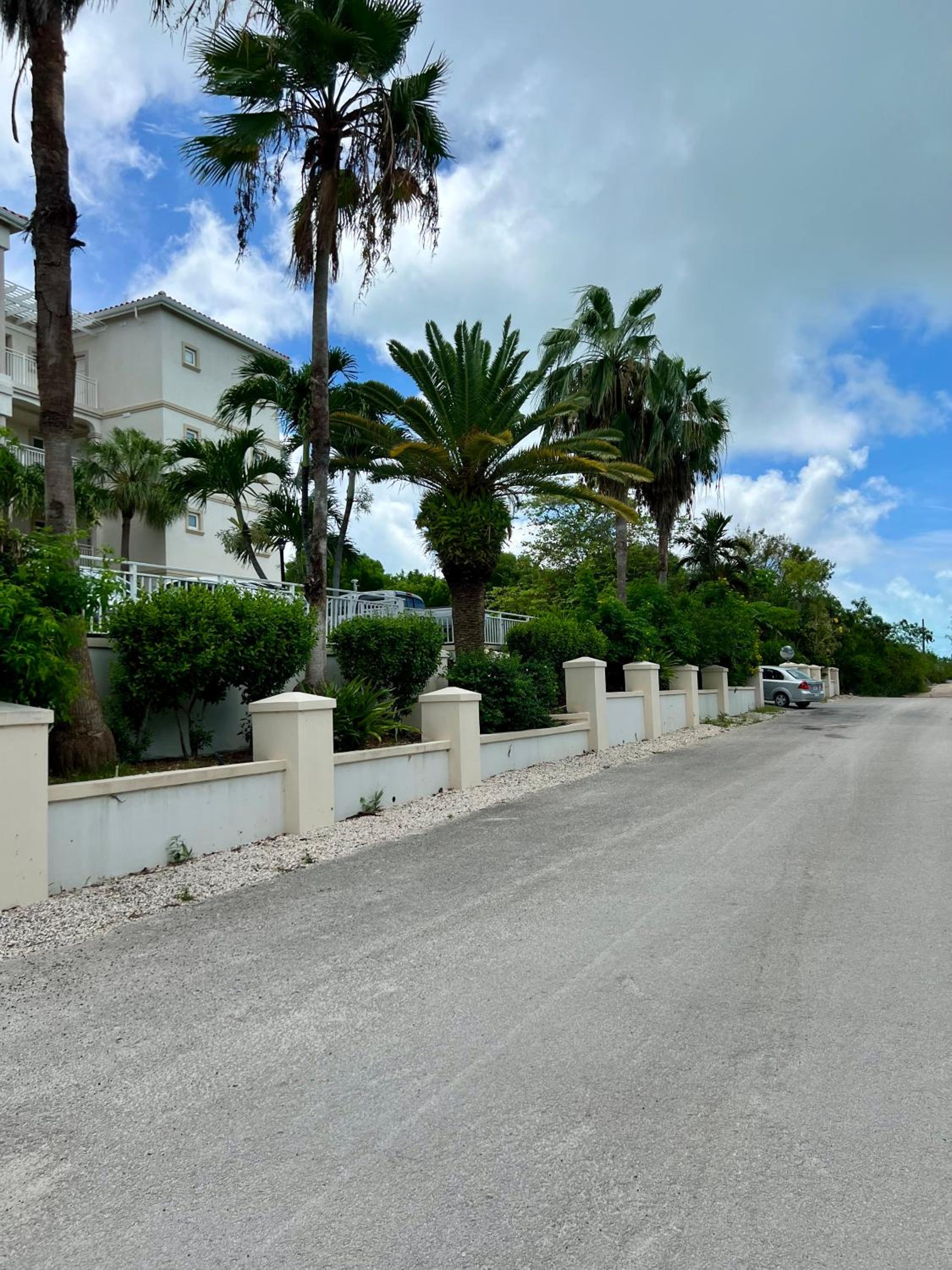 Extra spacious oceanview condo 5 min from pristine beach view 5
