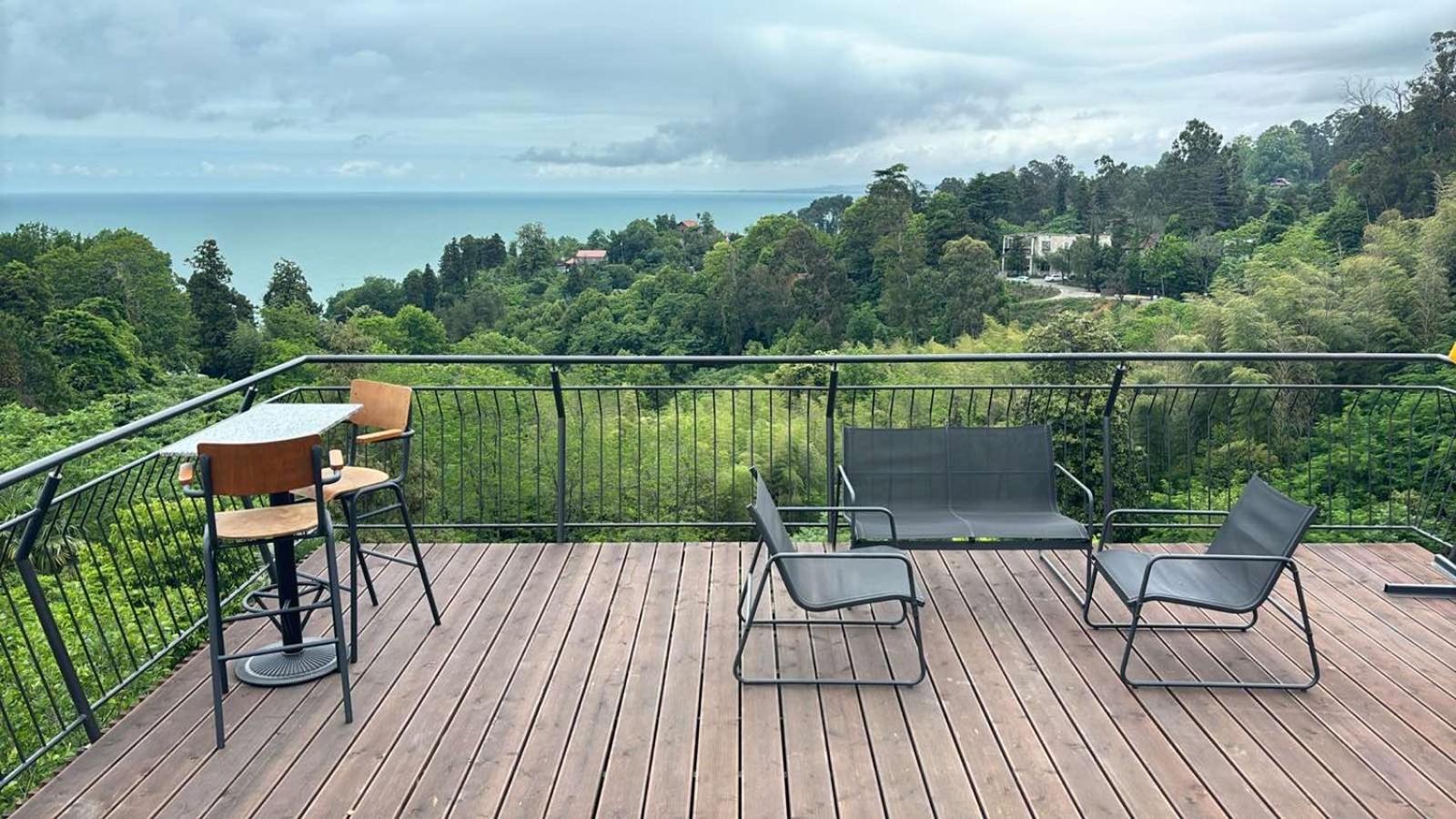 Agora Sundeck Tsikhisdziri