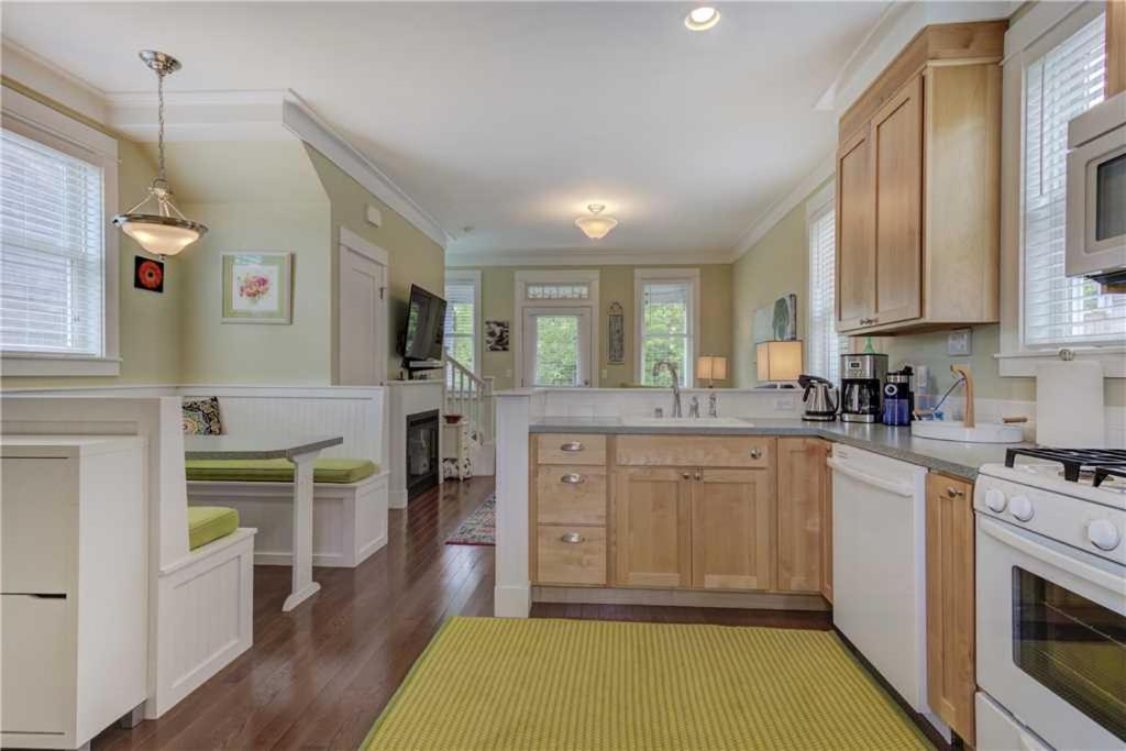 Slow MOcean by Seabrook Hospitality
