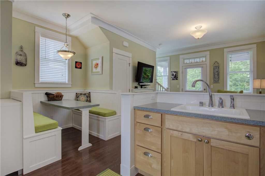Slow MOcean by Seabrook Hospitality