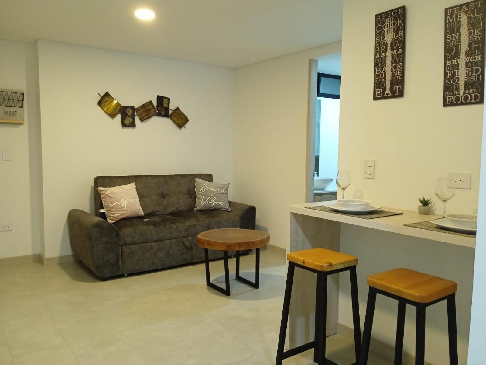 Apartaestudio en el mejor sector de la ciudad de Armenia Quindío, ideal para su descanso y entretenimiento , buena ubicación y cerca a centros comerciales view 5