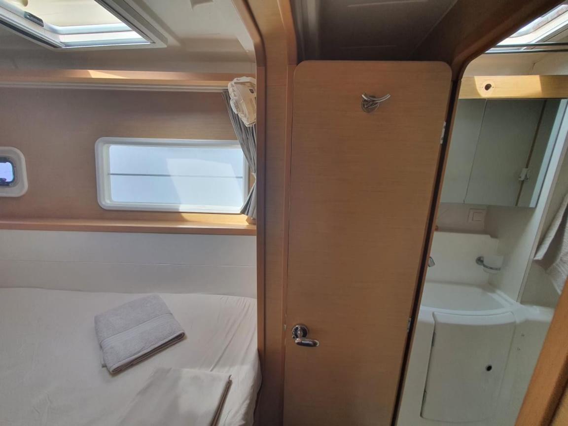 Private Catamarán With Crew - DON C - Lagoon 40 feet - All Inclusive view 3
