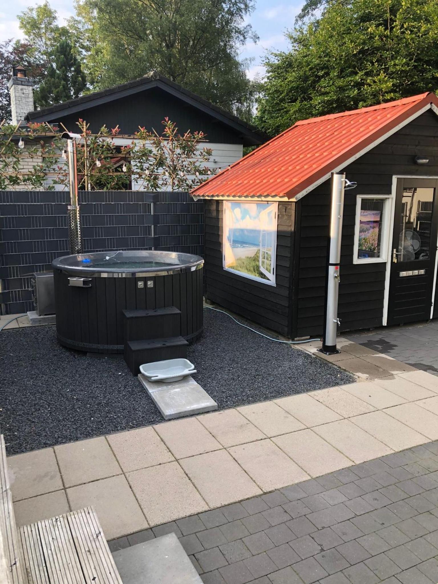 Wellness chalet Putten Hottub & Sauna in het bos view 3