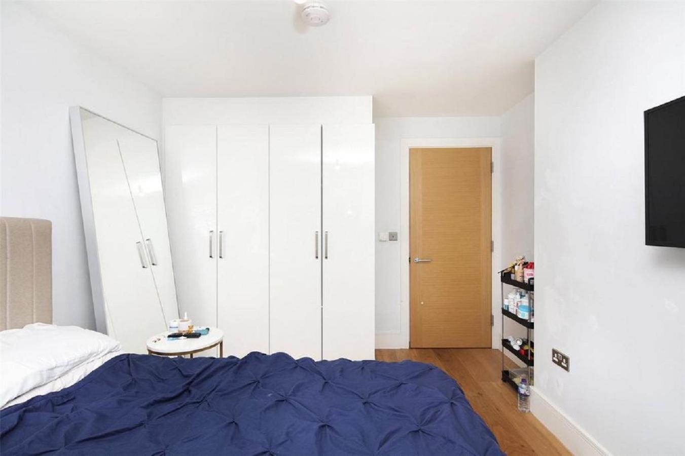 Exquisite One Bed Apartment with nice view and near tube