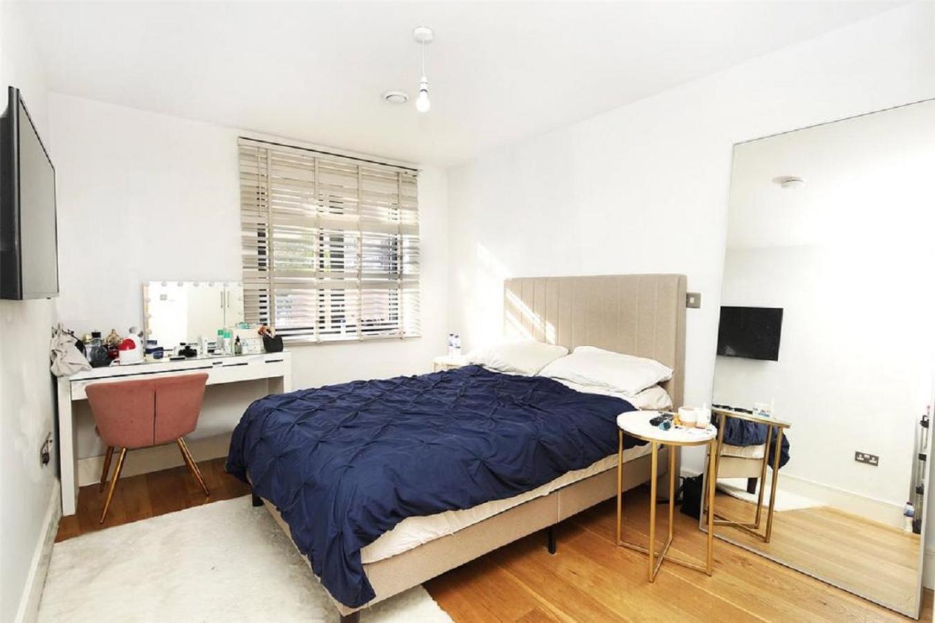 Exquisite One Bed Apartment with nice view and near tube
