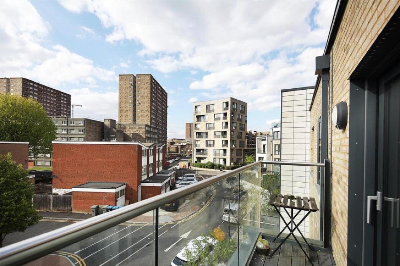 Exquisite One Bed Apartment with nice view and near tube