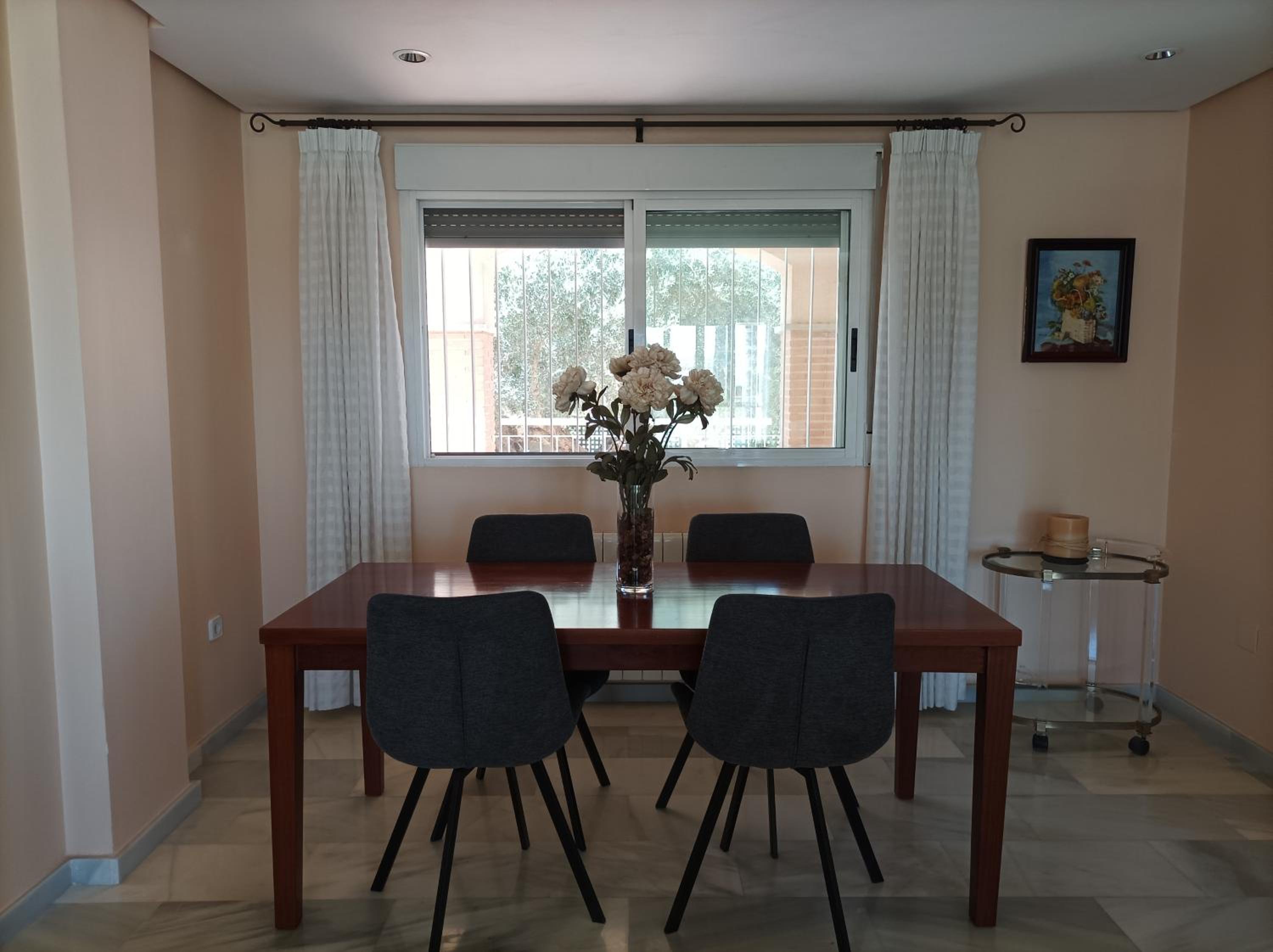 chalet & piscina-jardín-barbacoa