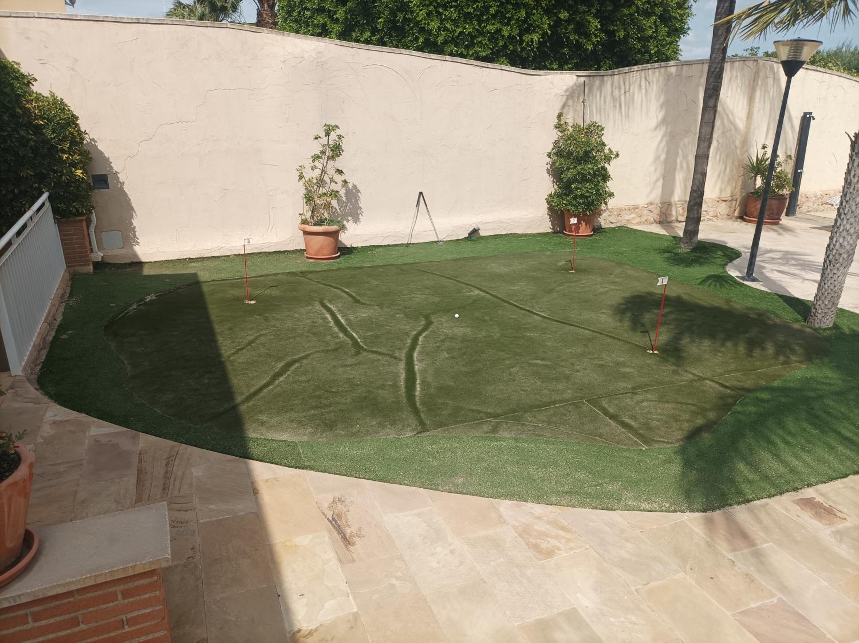 chalet & piscina-jardín-barbacoa
