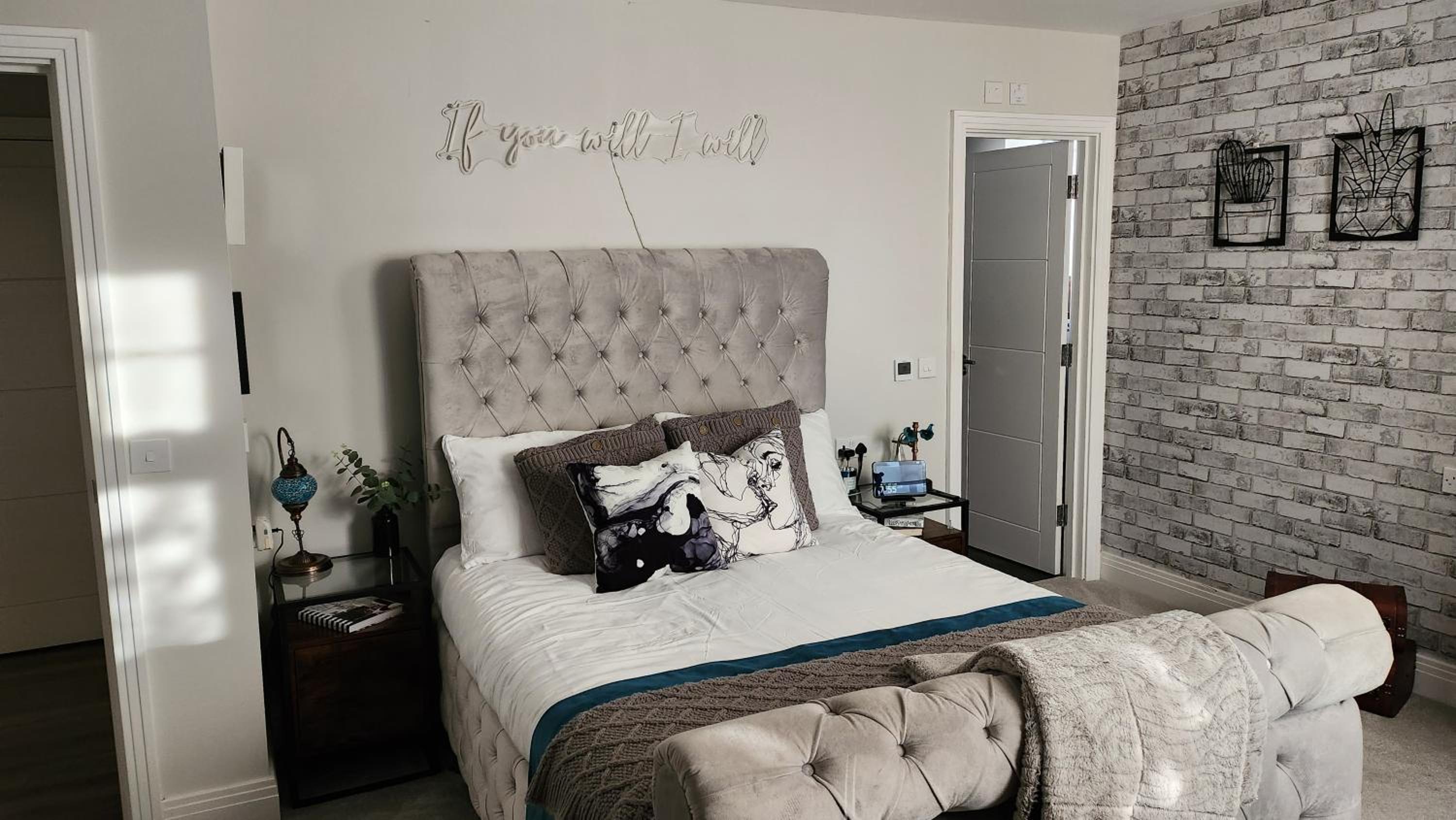 London Luxury Apartment - Sleeps 4 view 5