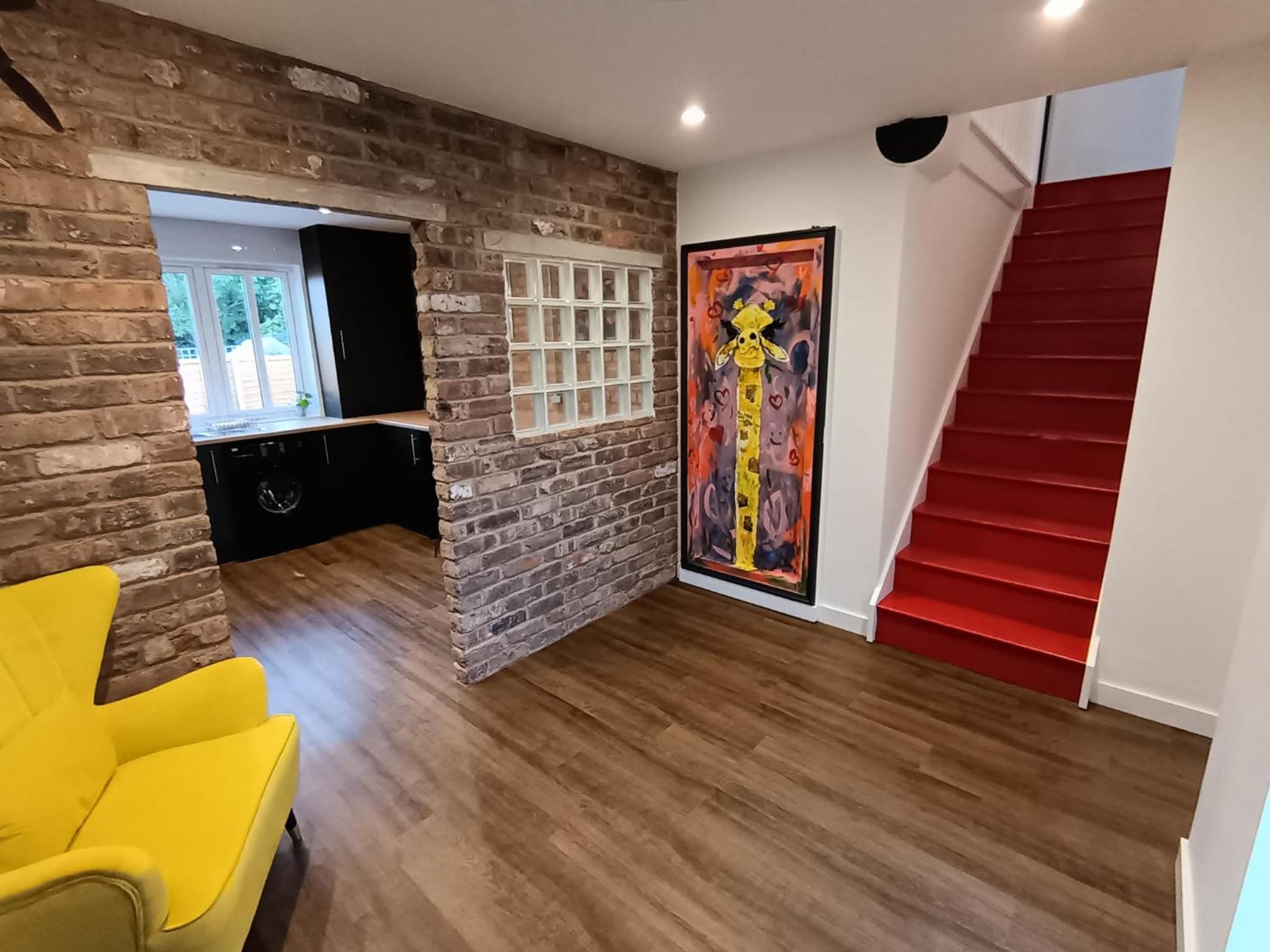 Northampton Oasis - 4 Bedroom House view 3