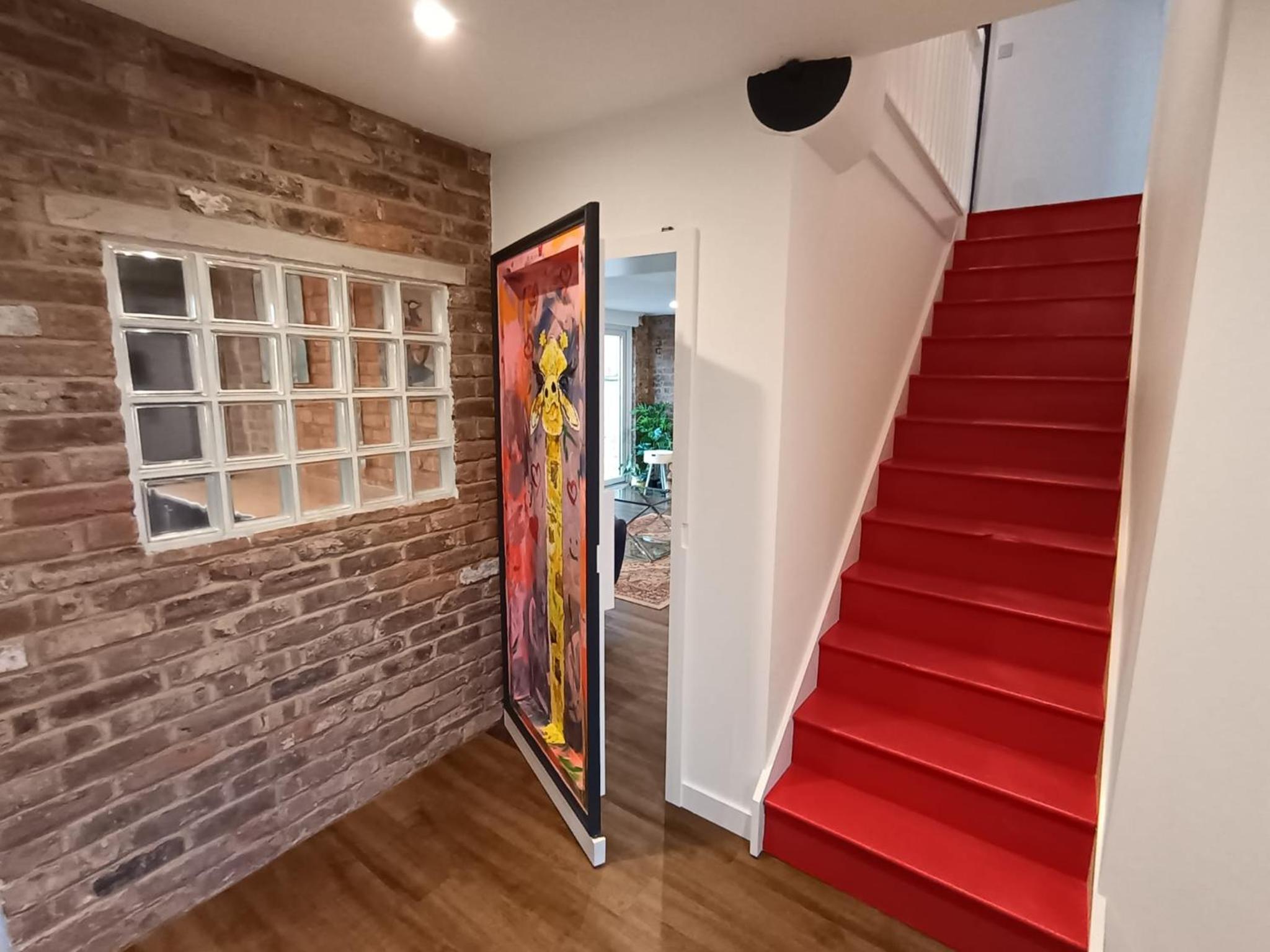 Northampton Oasis - 4 Bedroom House view 4