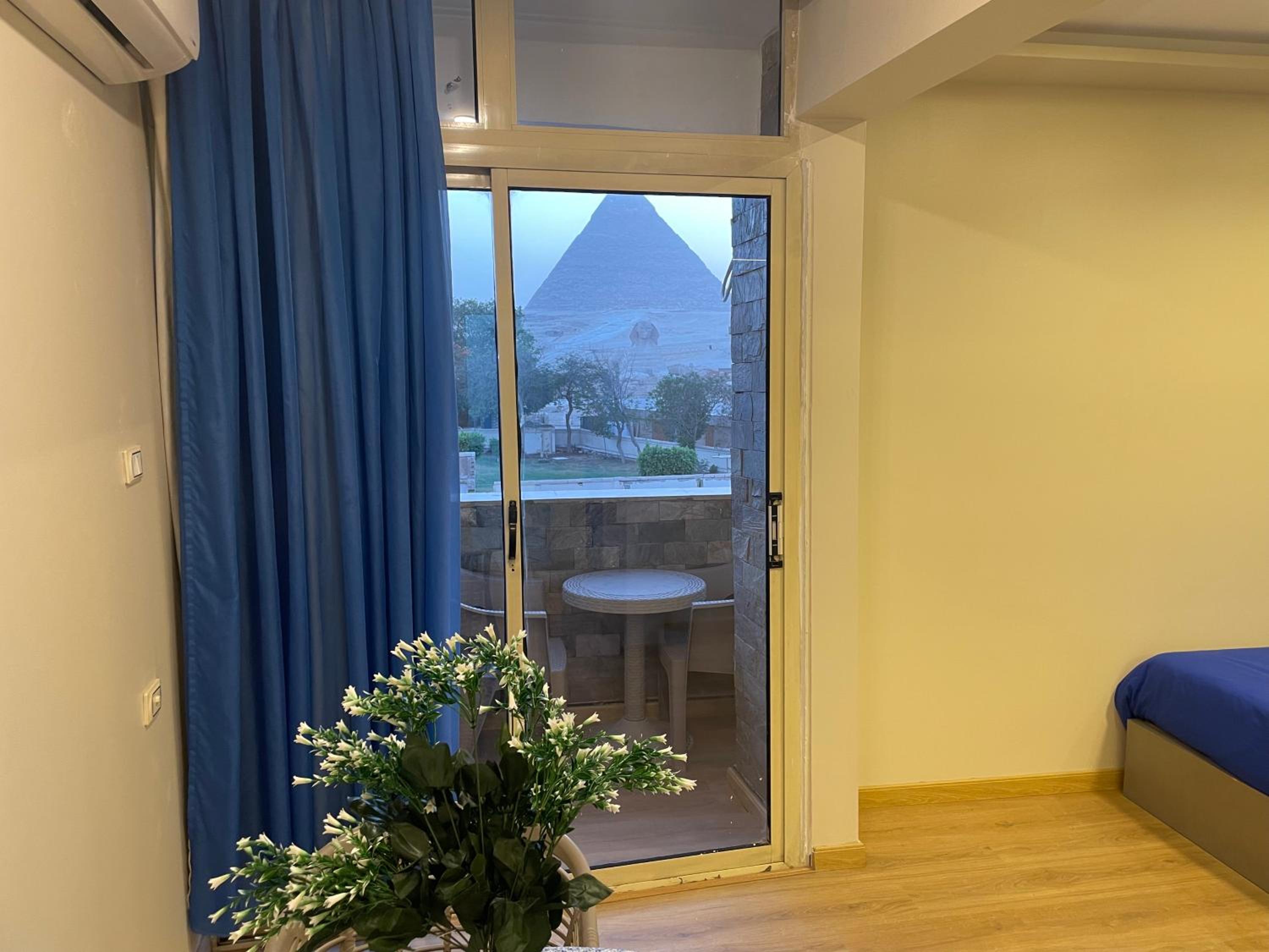 Pyramids View Inn Bed & Breakfast