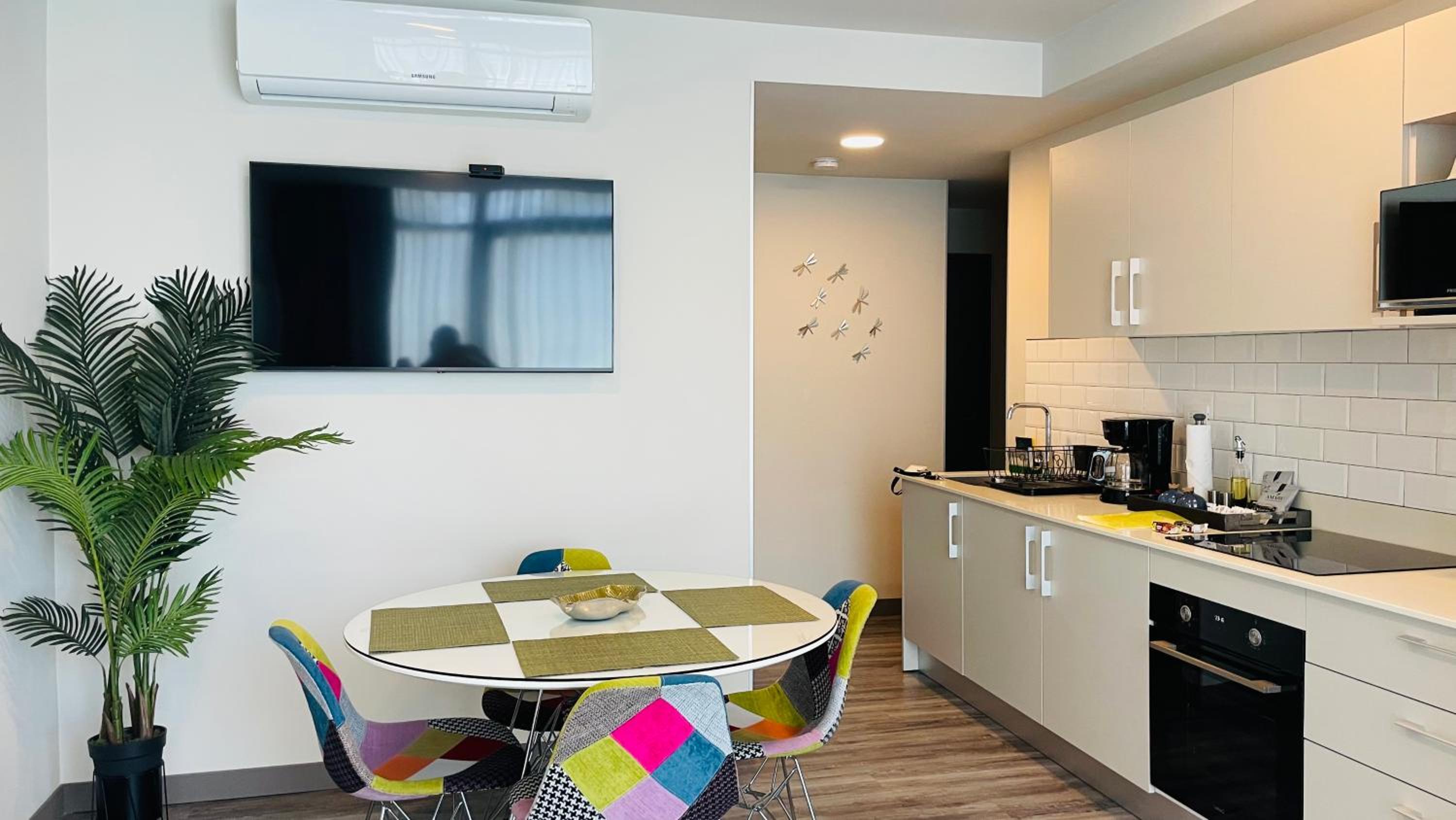 Cozy apartment with terrace, SJ Cosmopolitan Tower #402