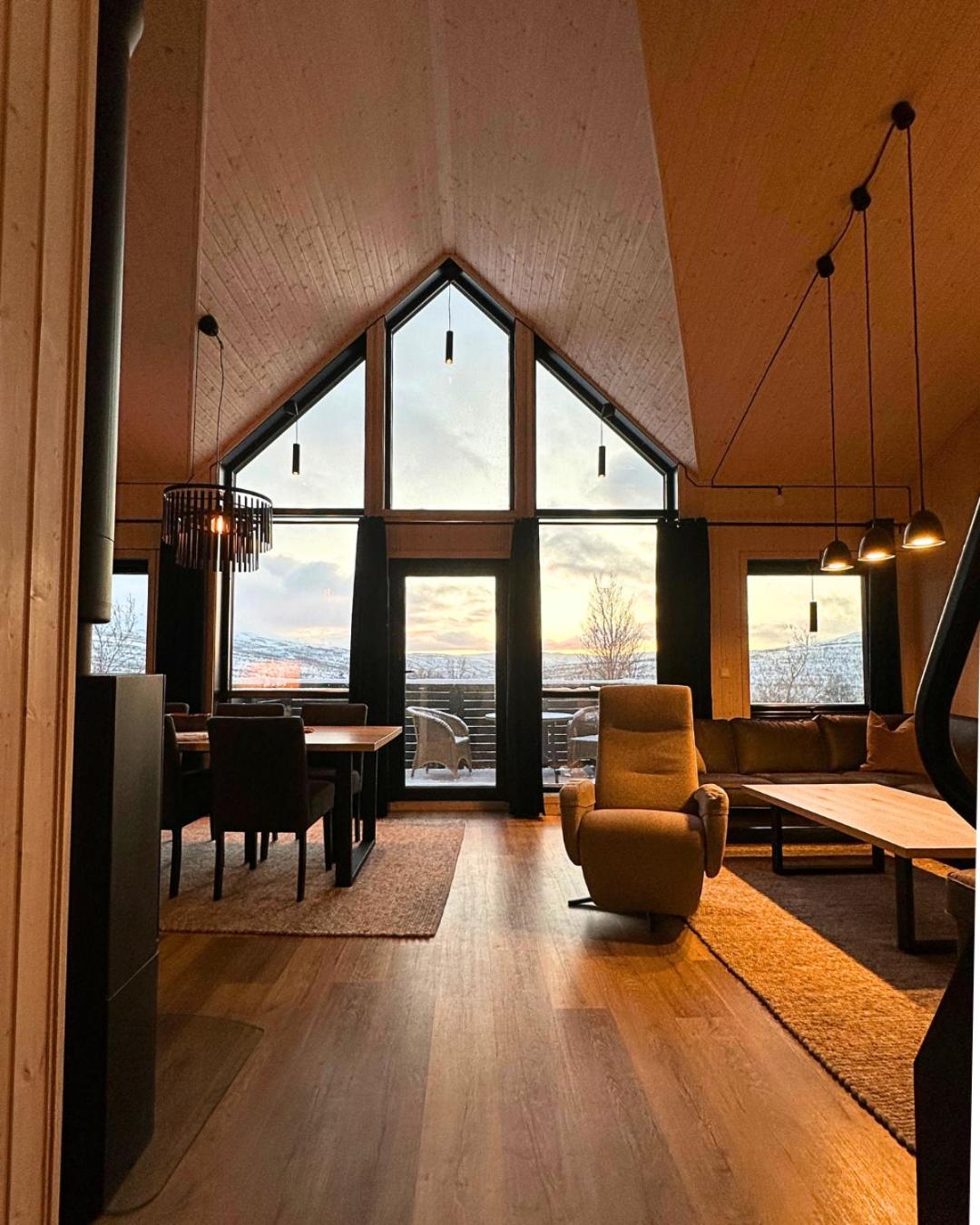 Skaidi Luxury Lodge – Heart of the Arctic view 2