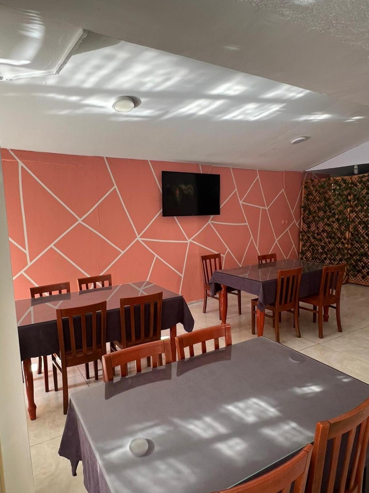 Rose Hotel